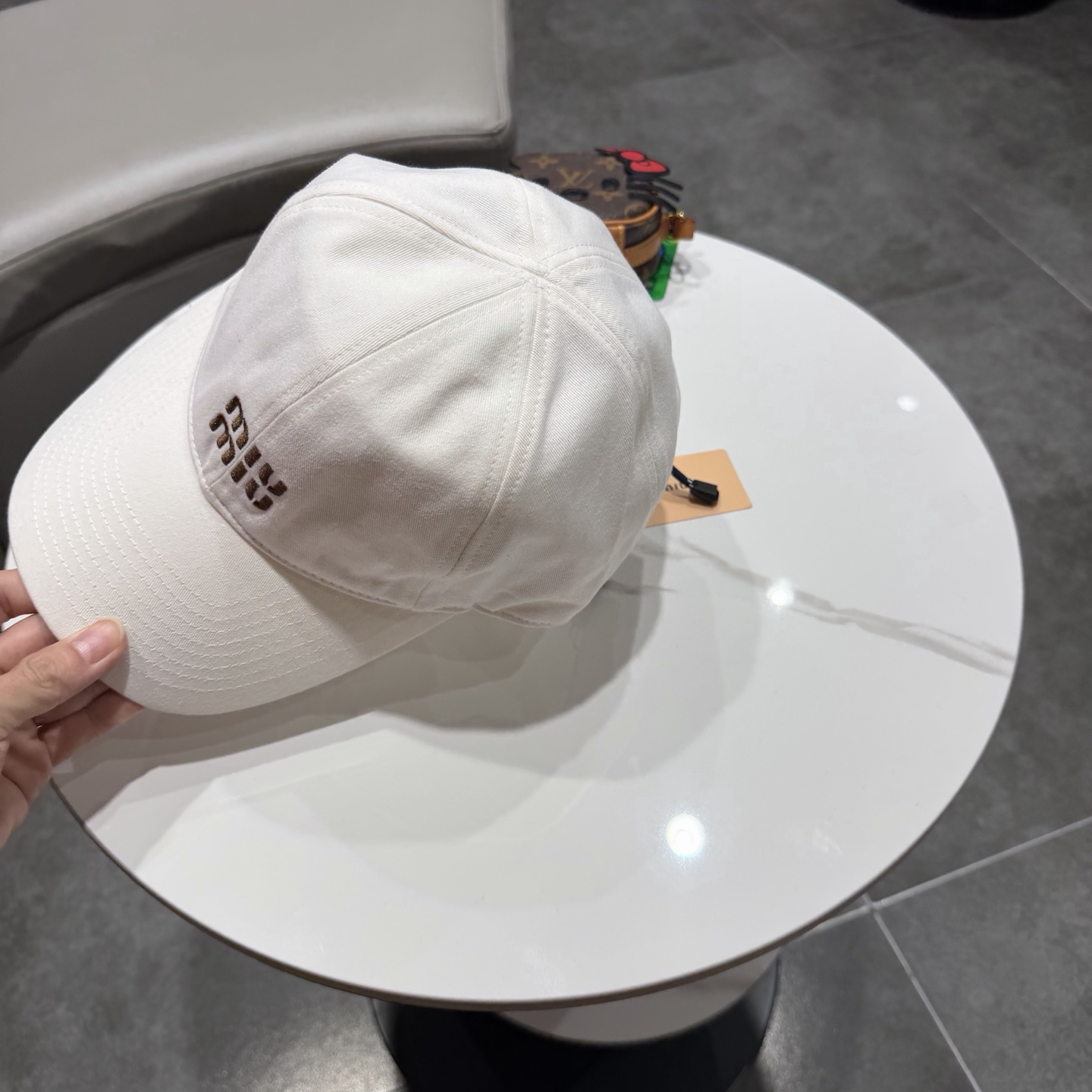 miumiu缪缪 新款皮绒棒球帽颜色做的太特别了～闭眼入 全是显白的颜色 男女同款