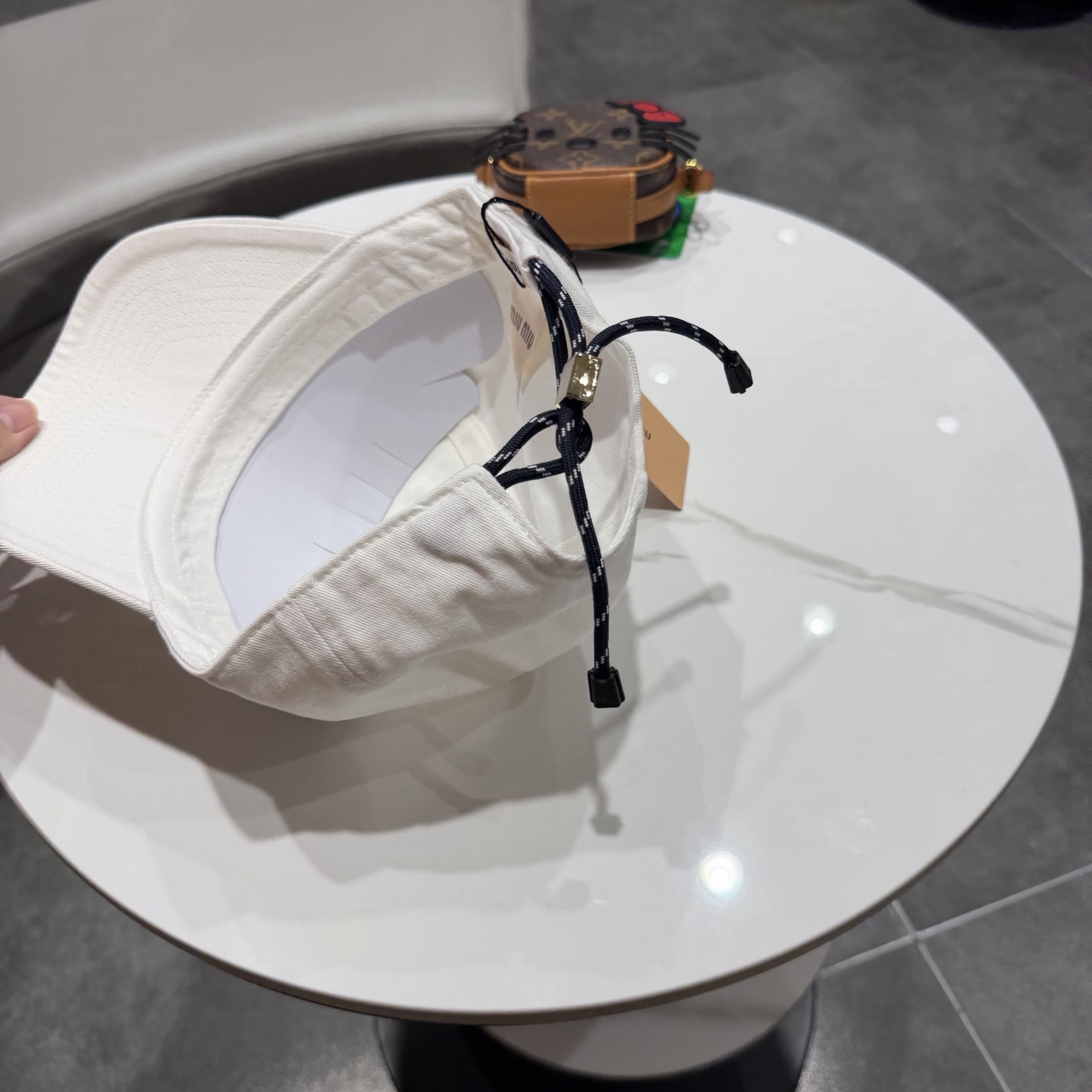 miumiu缪缪 新款皮绒棒球帽颜色做的太特别了～闭眼入 全是显白的颜色 男女同款