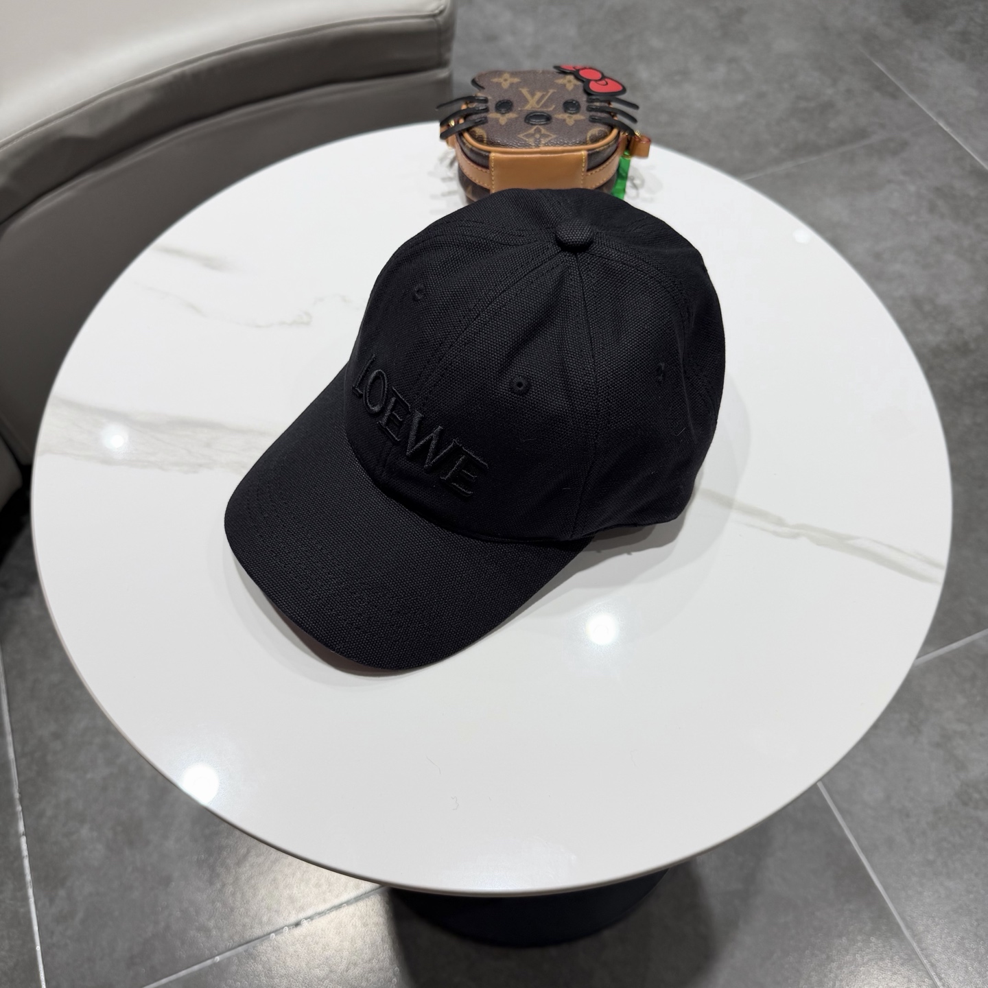 👒罗意威👒LOEWE官网新款原版原标设计棒球帽🧢质感超好，外部线条定位标准，做工精细，简约大气低价走量！