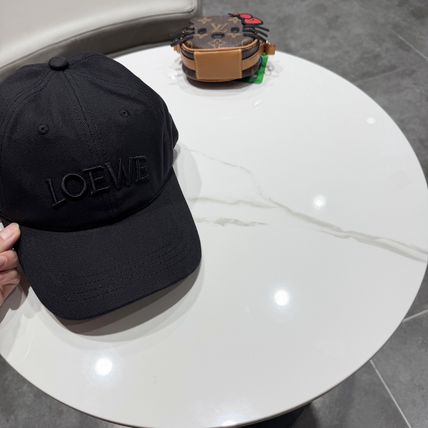 👒罗意威👒LOEWE官网新款原版原标设计棒球帽🧢质感超好，外部线条定位标准，做工精细，简约大气低价走量！