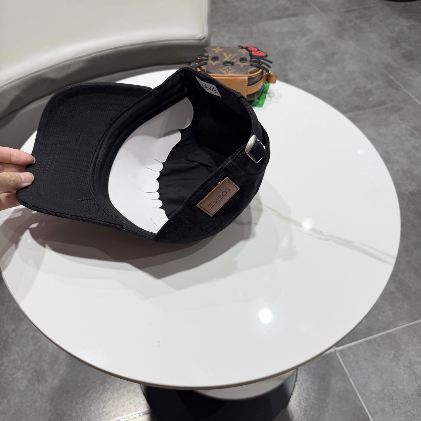 👒罗意威👒LOEWE官网新款原版原标设计棒球帽🧢质感超好，外部线条定位标准，做工精细，简约大气低价走量！