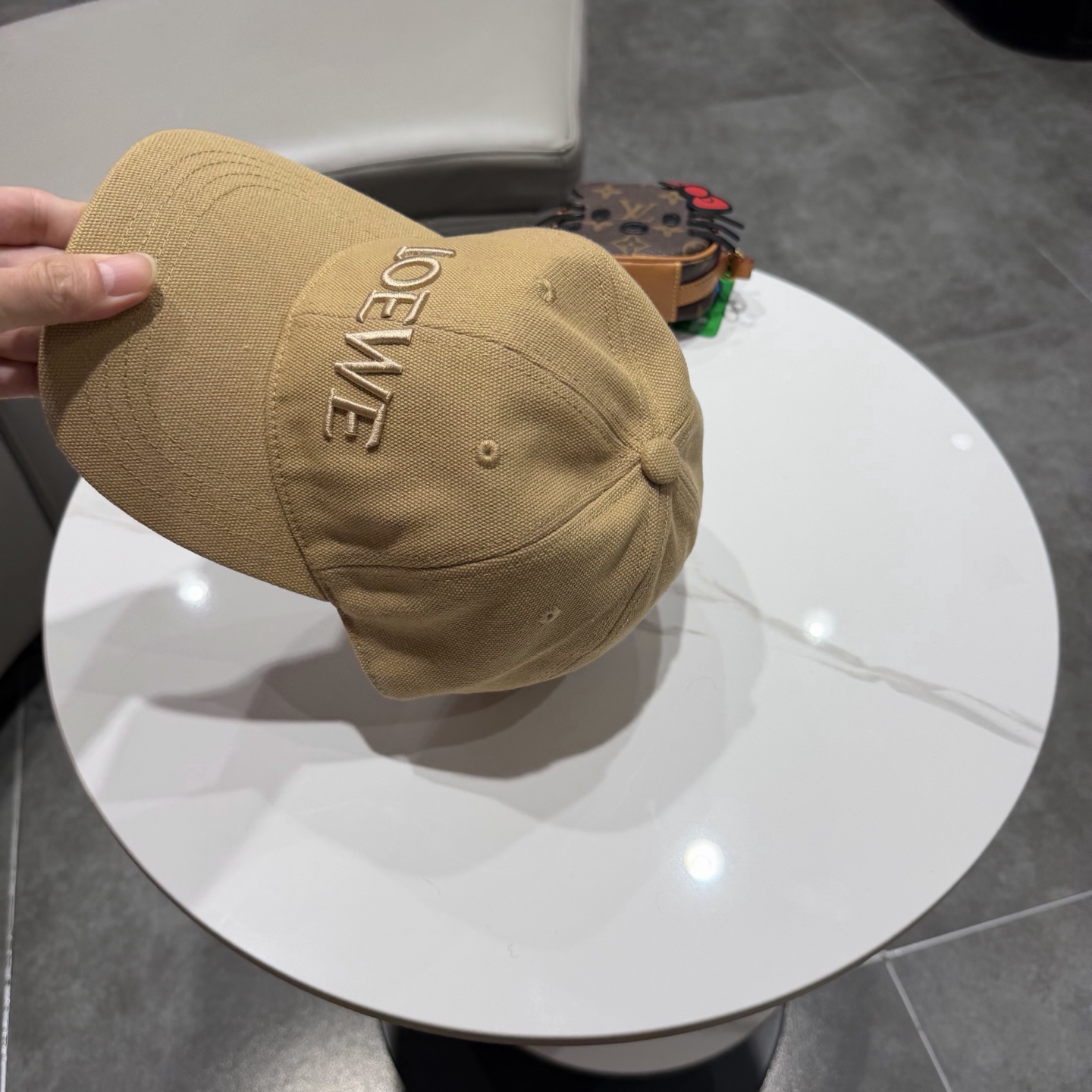 👒罗意威👒LOEWE官网新款原版原标设计棒球帽🧢质感超好，外部线条定位标准，做工精细，简约大气低价走量！