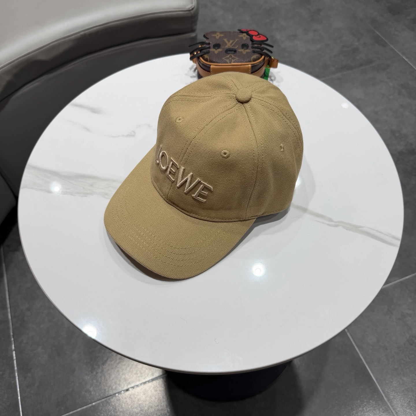 👒罗意威👒LOEWE官网新款原版原标设计棒球帽🧢质感超好，外部线条定位标准，做工精细，简约大气低价走量！