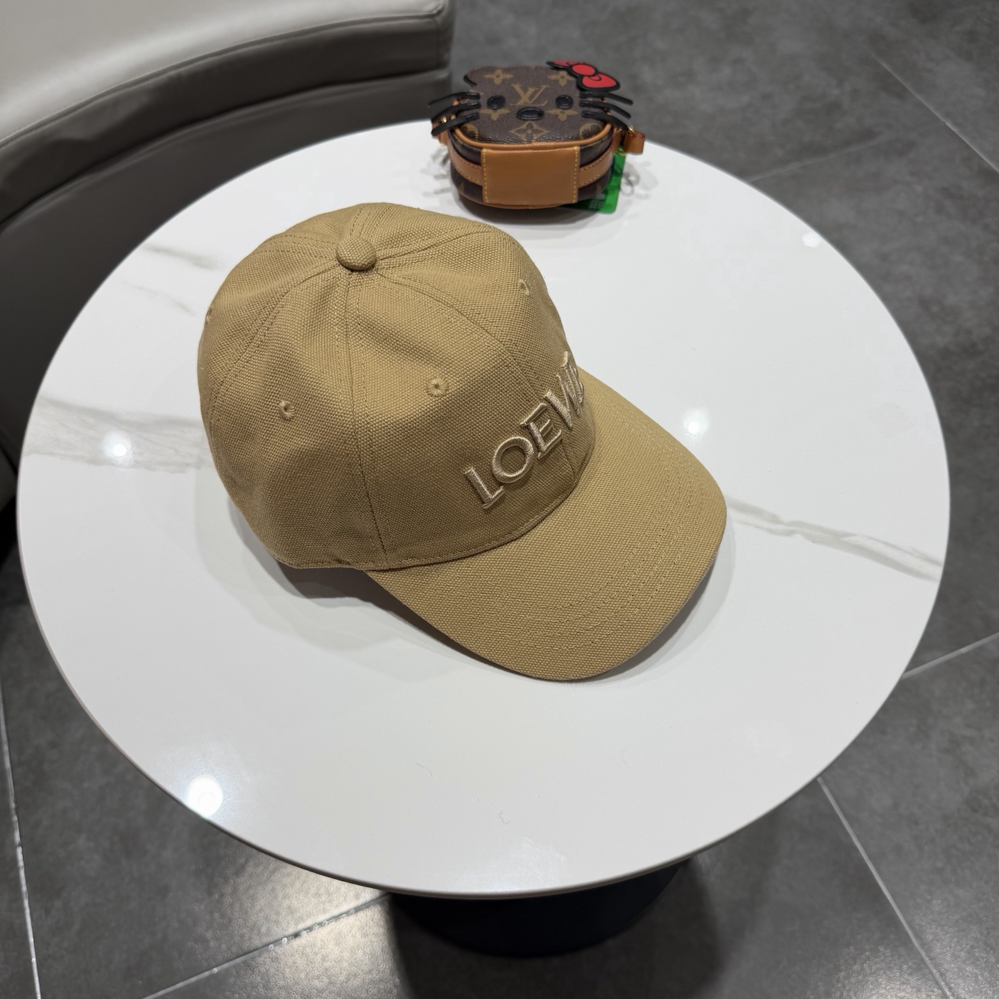 👒罗意威👒LOEWE官网新款原版原标设计棒球帽🧢质感超好，外部线条定位标准，做工精细，简约大气低价走量！