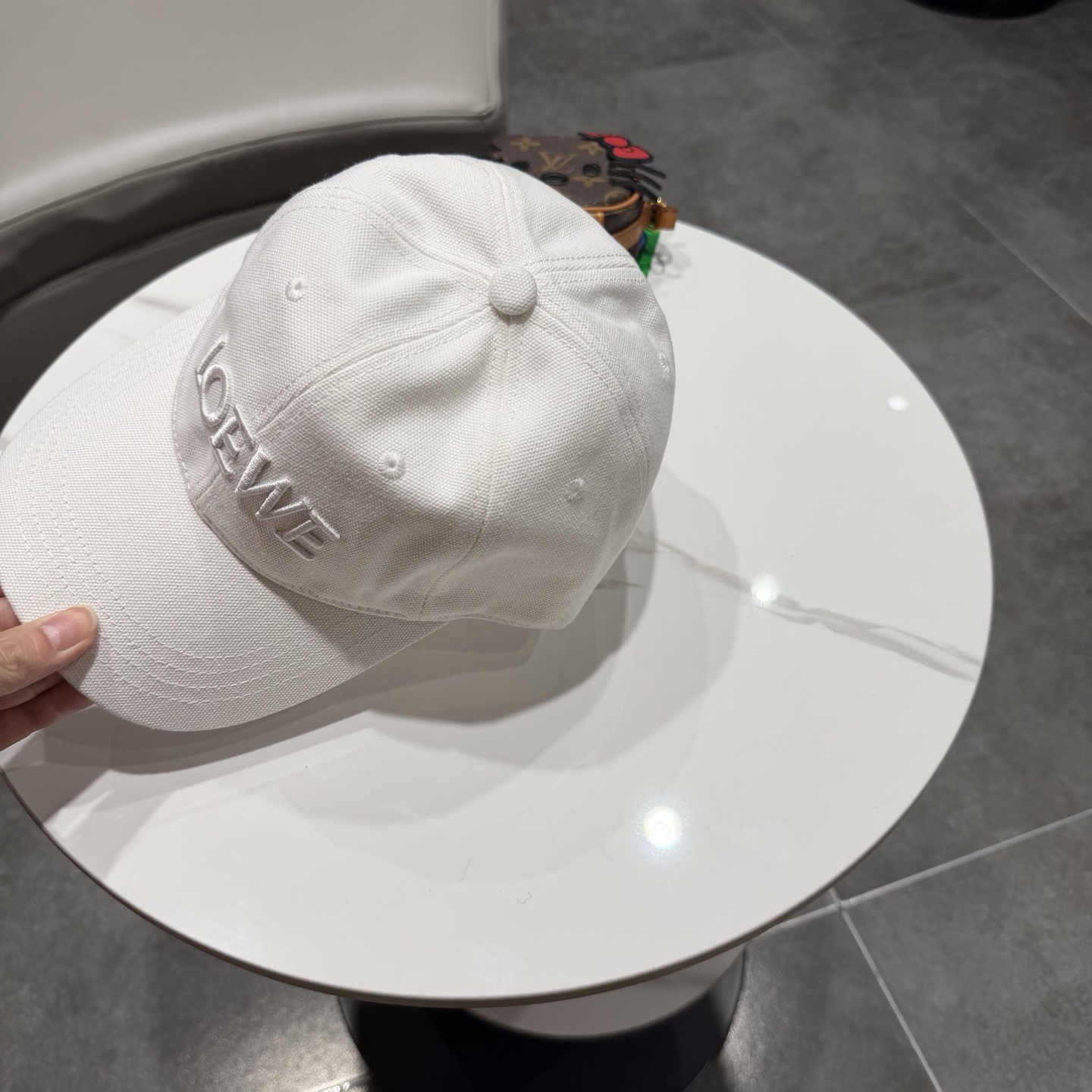 👒罗意威👒LOEWE官网新款原版原标设计棒球帽🧢质感超好，外部线条定位标准，做工精细，简约大气低价走量！
