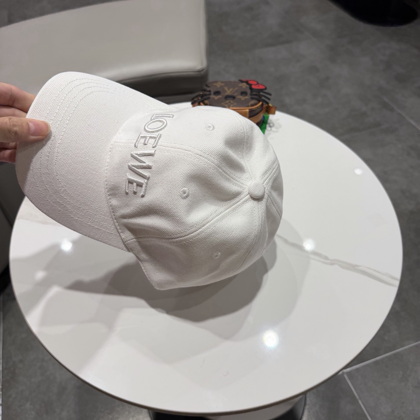👒罗意威👒LOEWE官网新款原版原标设计棒球帽🧢质感超好，外部线条定位标准，做工精细，简约大气低价走量！