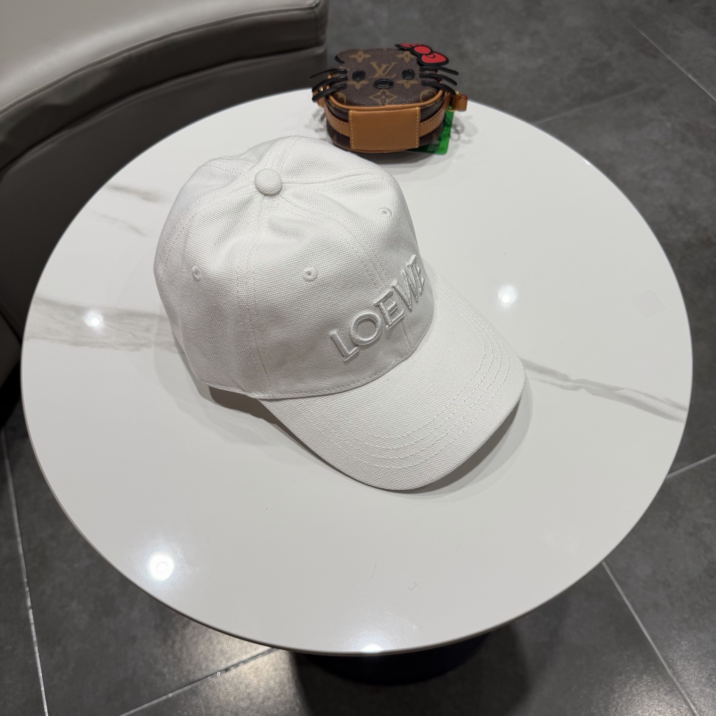 👒罗意威👒LOEWE官网新款原版原标设计棒球帽🧢质感超好，外部线条定位标准，做工精细，简约大气低价走量！
