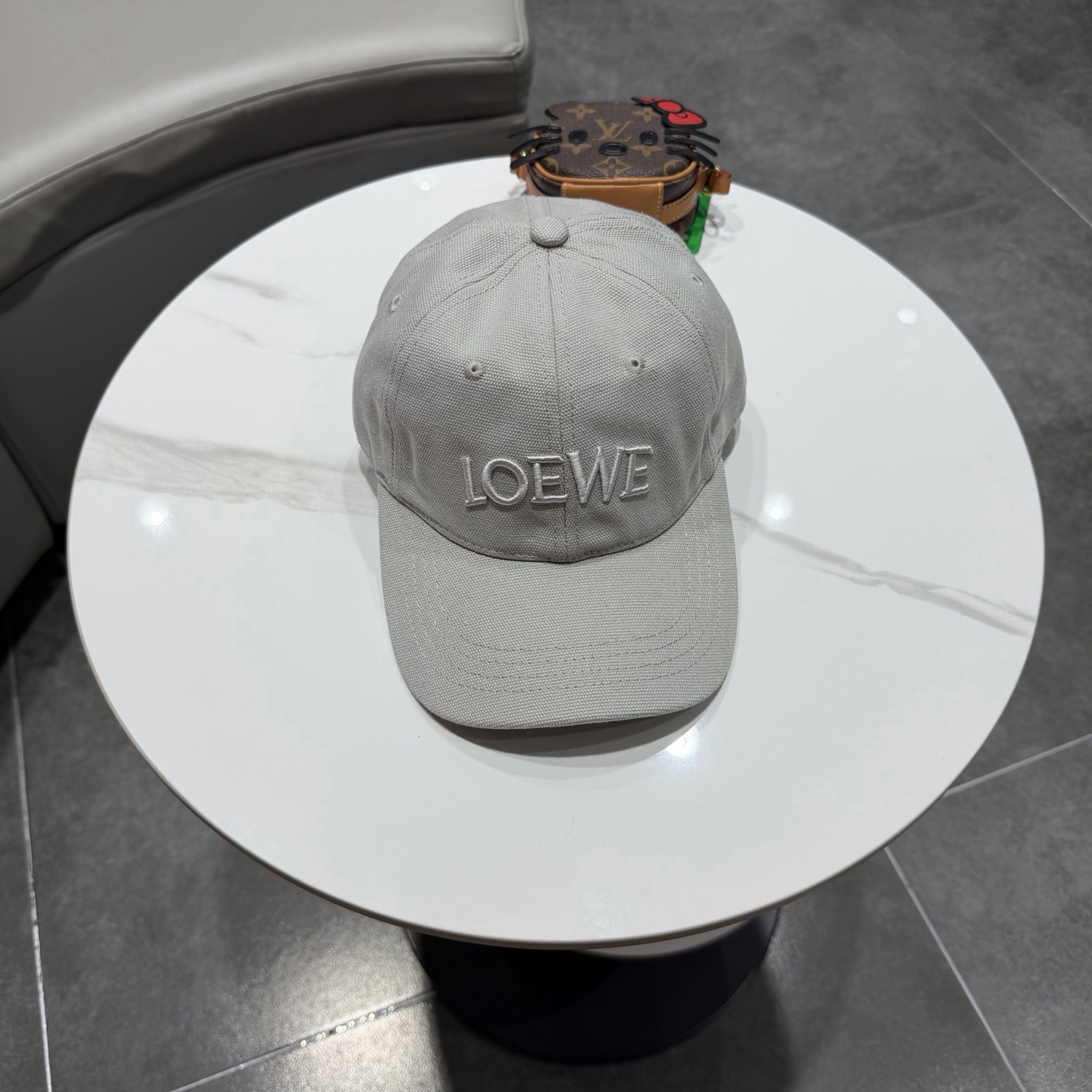 👒罗意威👒LOEWE官网新款原版原标设计棒球帽🧢质感超好，外部线条定位标准，做工精细，简约大气低价走量！