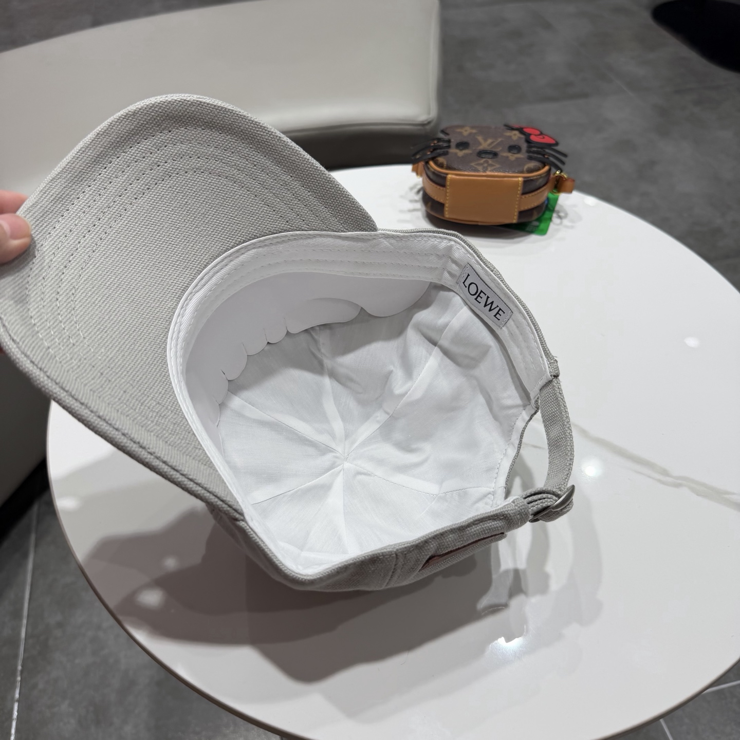 👒罗意威👒LOEWE官网新款原版原标设计棒球帽🧢质感超好，外部线条定位标准，做工精细，简约大气低价走量！