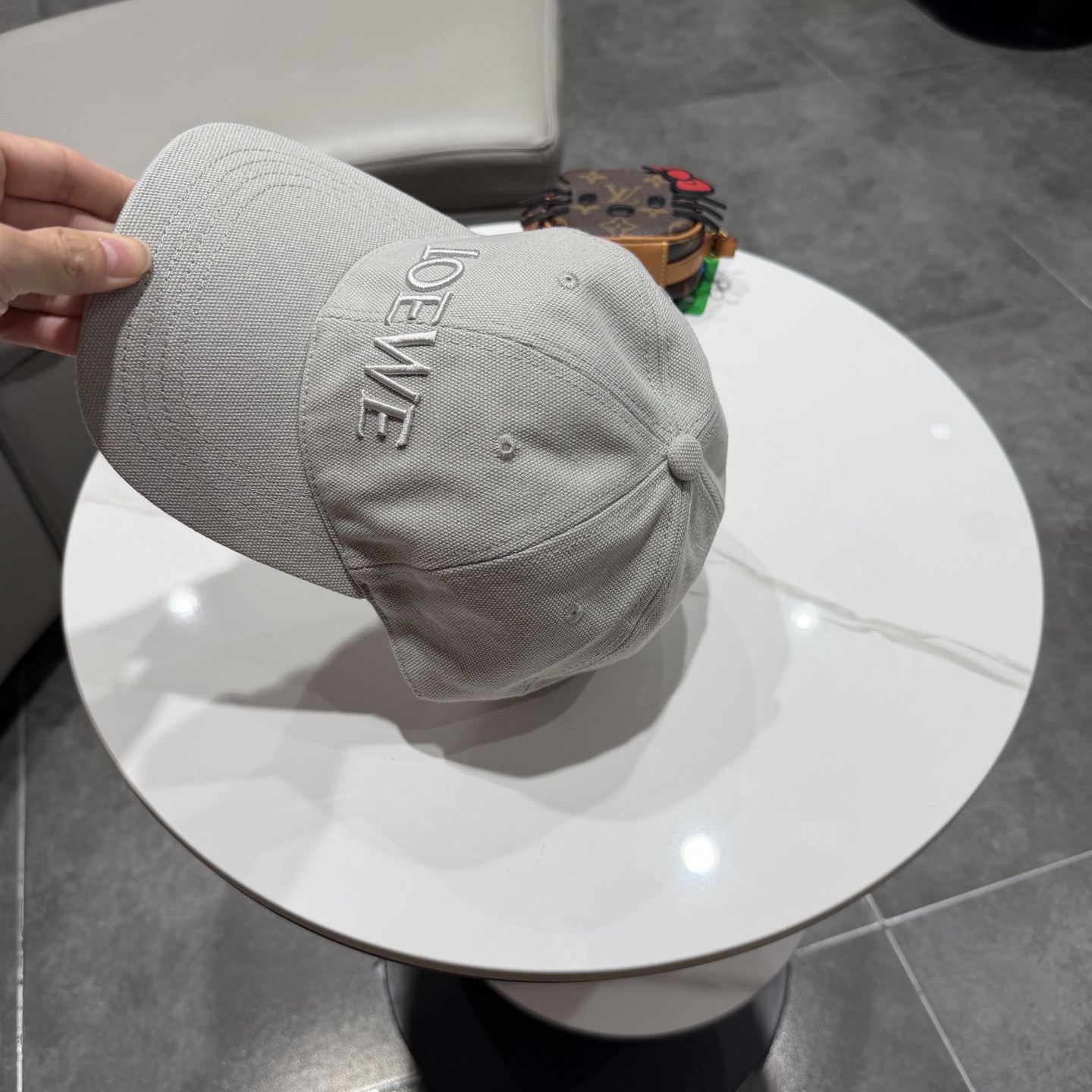 👒罗意威👒LOEWE官网新款原版原标设计棒球帽🧢质感超好，外部线条定位标准，做工精细，简约大气低价走量！