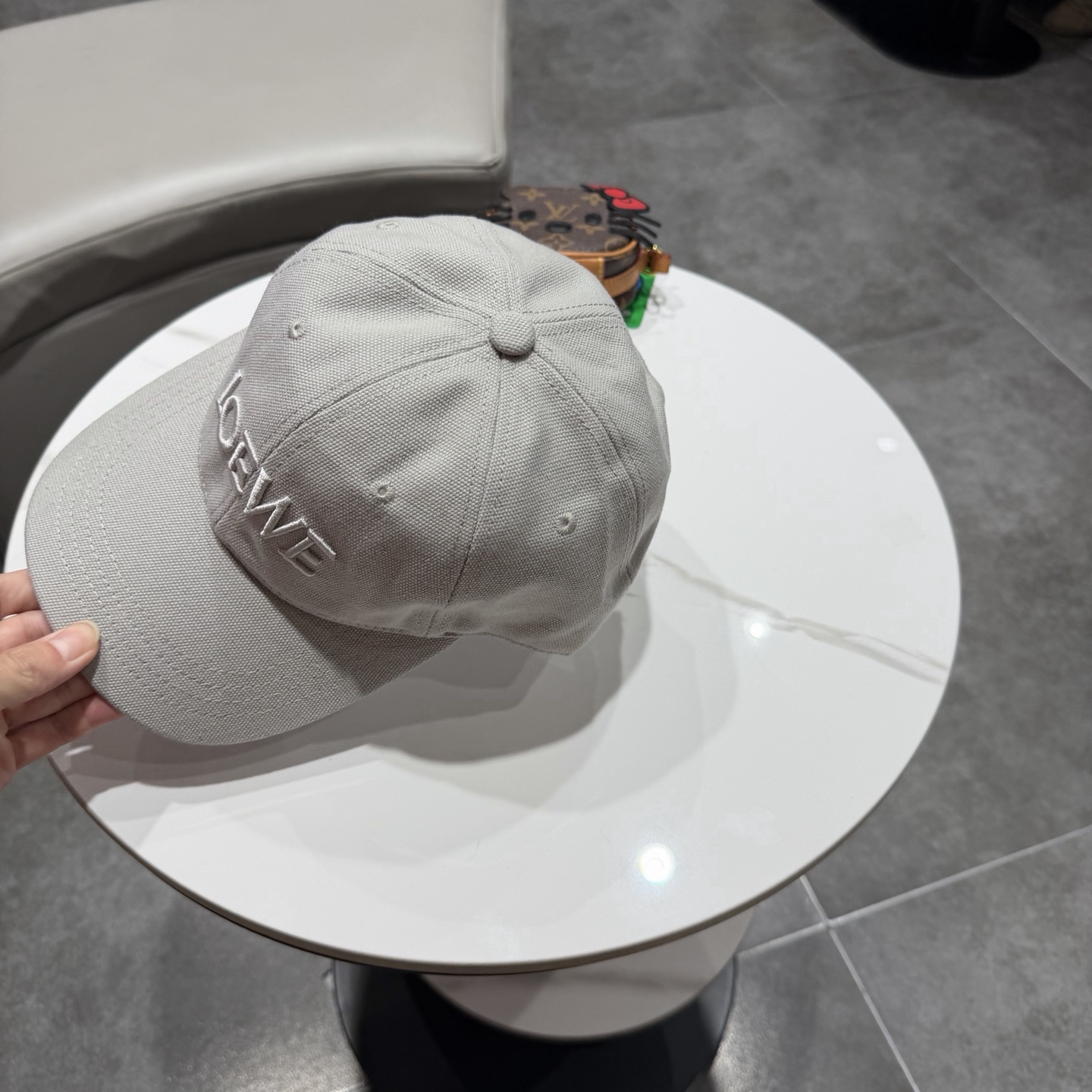 👒罗意威👒LOEWE官网新款原版原标设计棒球帽🧢质感超好，外部线条定位标准，做工精细，简约大气低价走量！