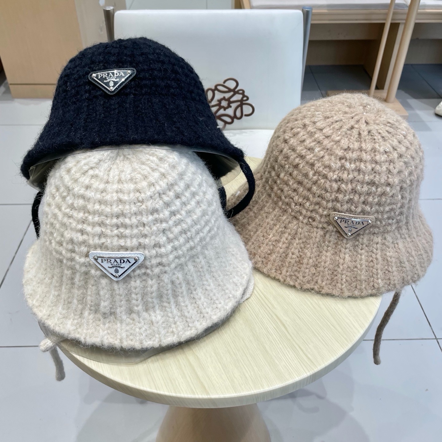 Prada普拉达美拉德风秋冬百搭渔夫帽子女韩系ins保暖护耳毛线针织帽棕色