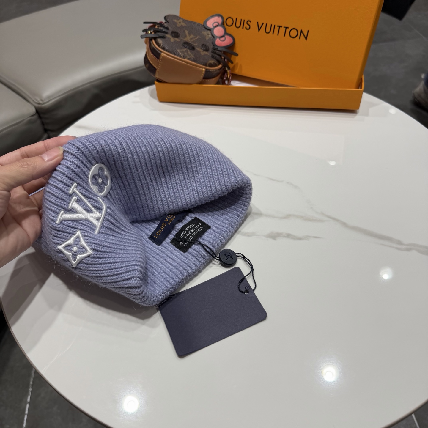 ⚫️Lv官网针织帽非常百搭 男女通用 亲们可以看细节，车工整齐 透气舒适，采用进口毛线料！潮人必备！