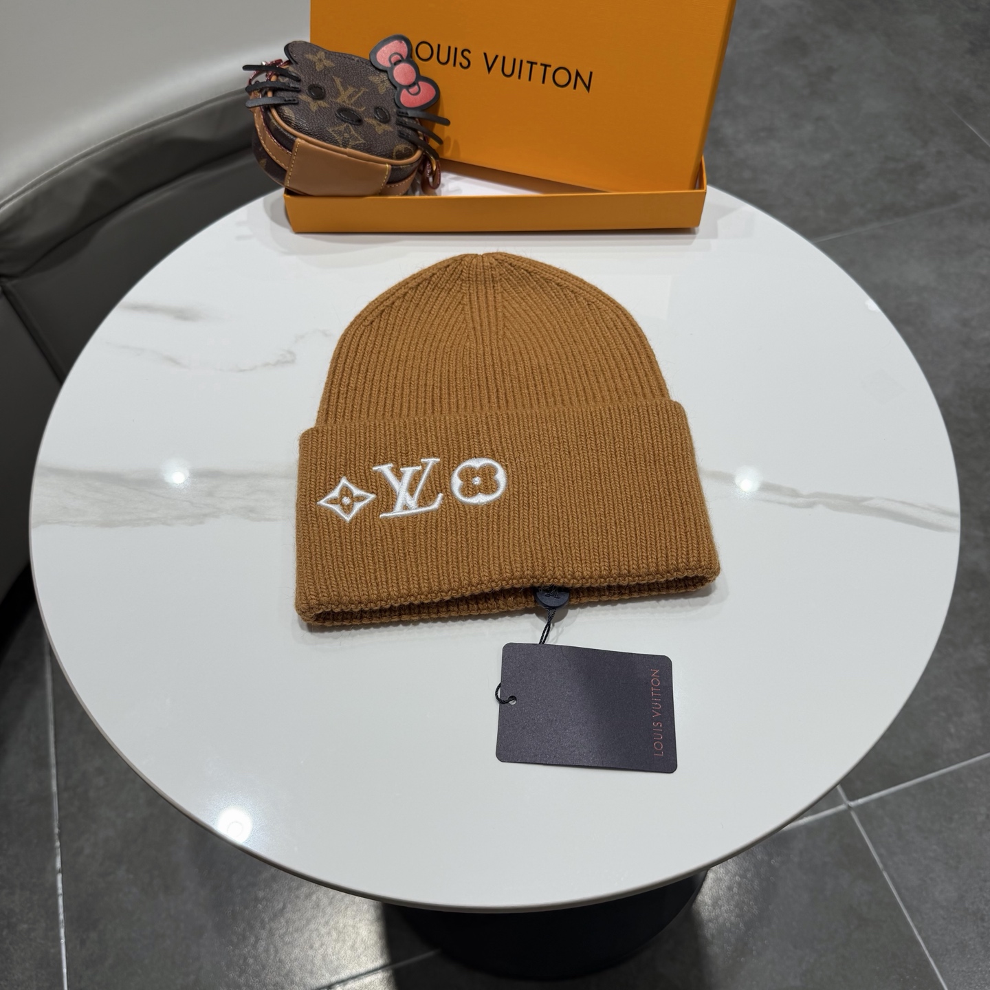 ⚫️Lv官网针织帽非常百搭 男女通用 亲们可以看细节，车工整齐 透气舒适，采用进口毛线料！潮人必备！