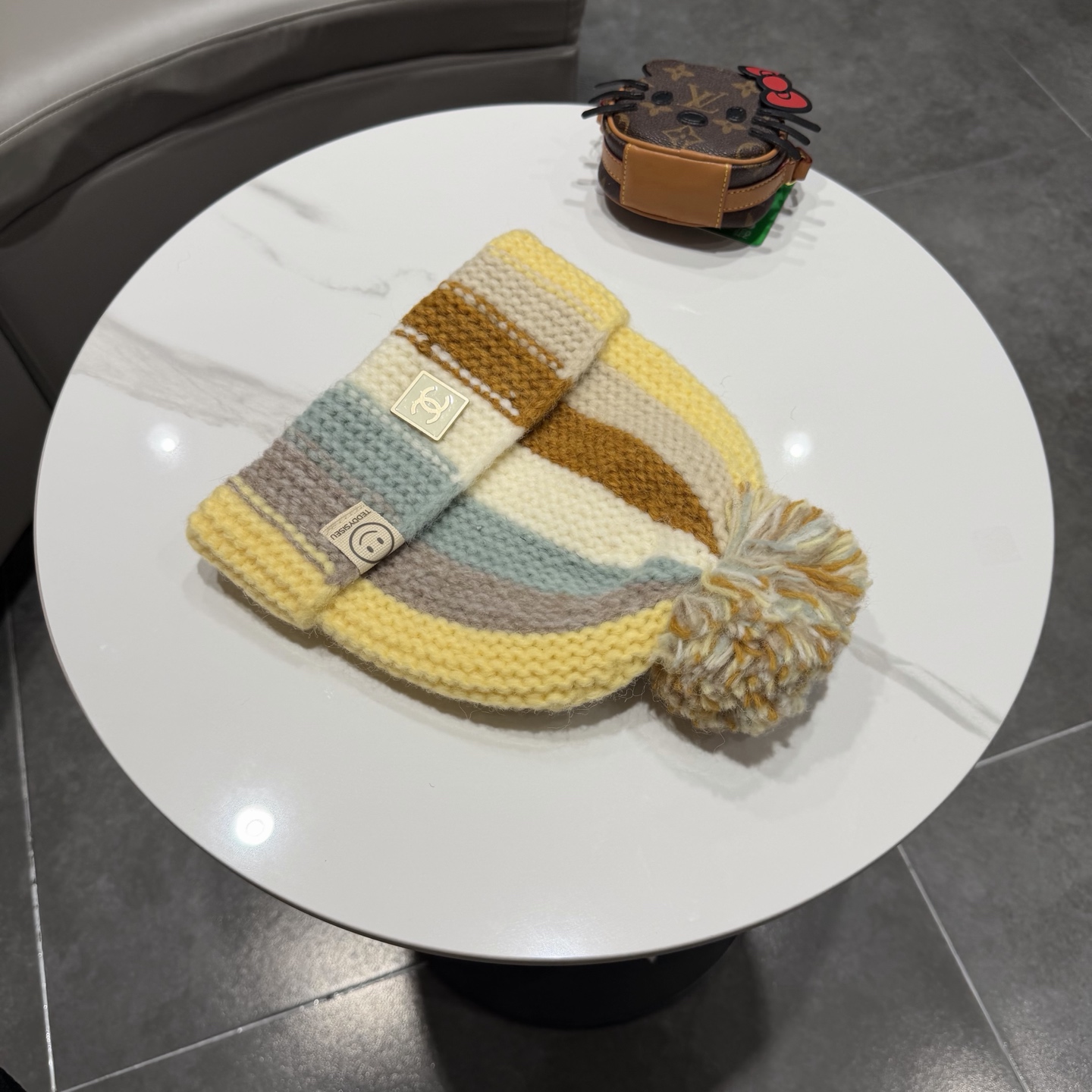 chanel香奈儿手工针织帽子女韩版可爱毛球麻花辫子雷锋帽秋冬季加厚保暖护耳帽 h