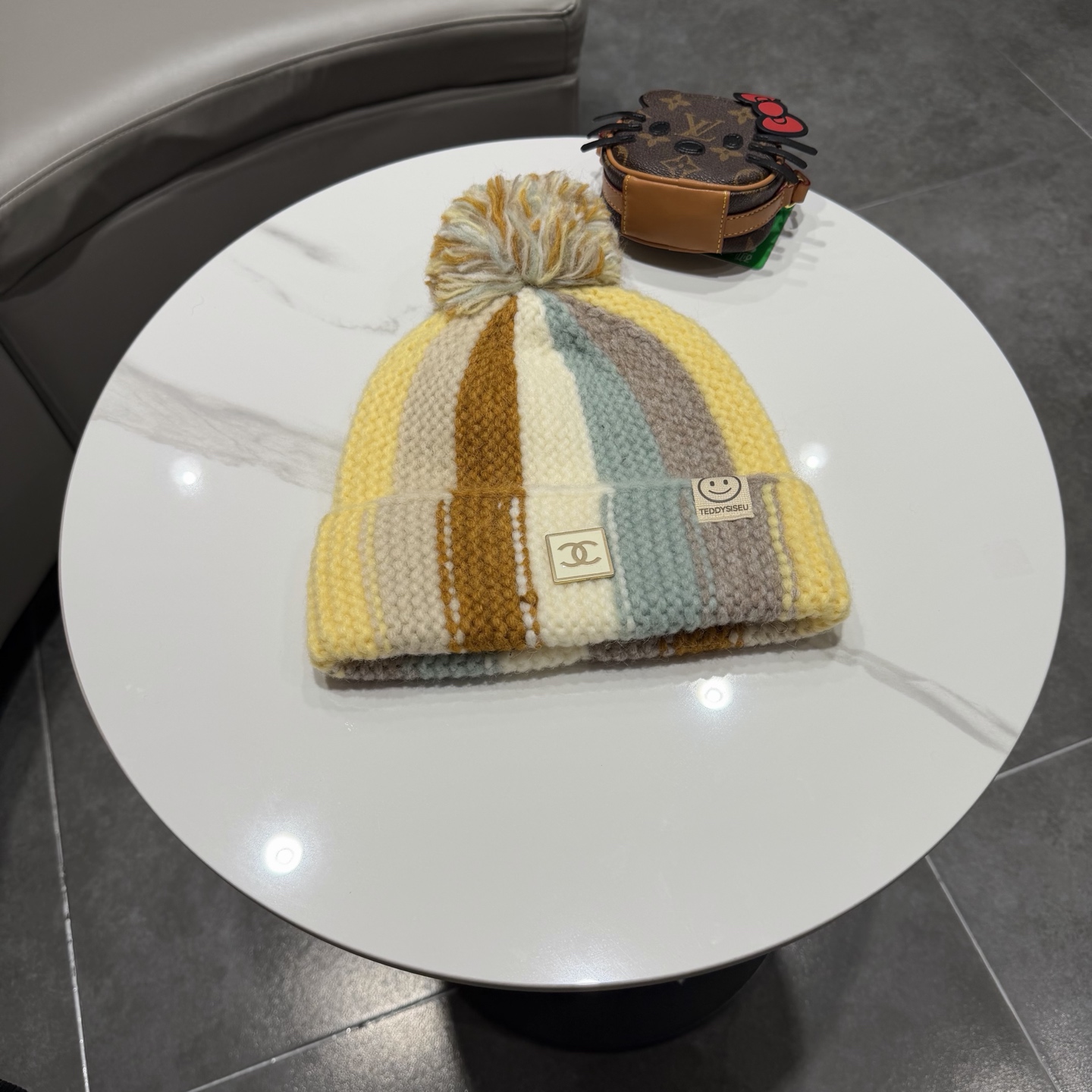 chanel香奈儿手工针织帽子女韩版可爱毛球麻花辫子雷锋帽秋冬季加厚保暖护耳帽 h