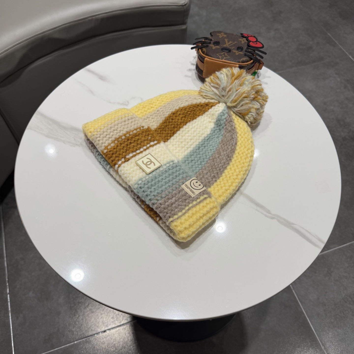 chanel香奈儿手工针织帽子女韩版可爱毛球麻花辫子雷锋帽秋冬季加厚保暖护耳帽 h