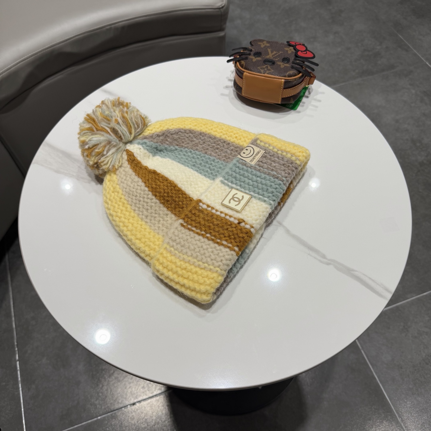 chanel香奈儿手工针织帽子女韩版可爱毛球麻花辫子雷锋帽秋冬季加厚保暖护耳帽 h