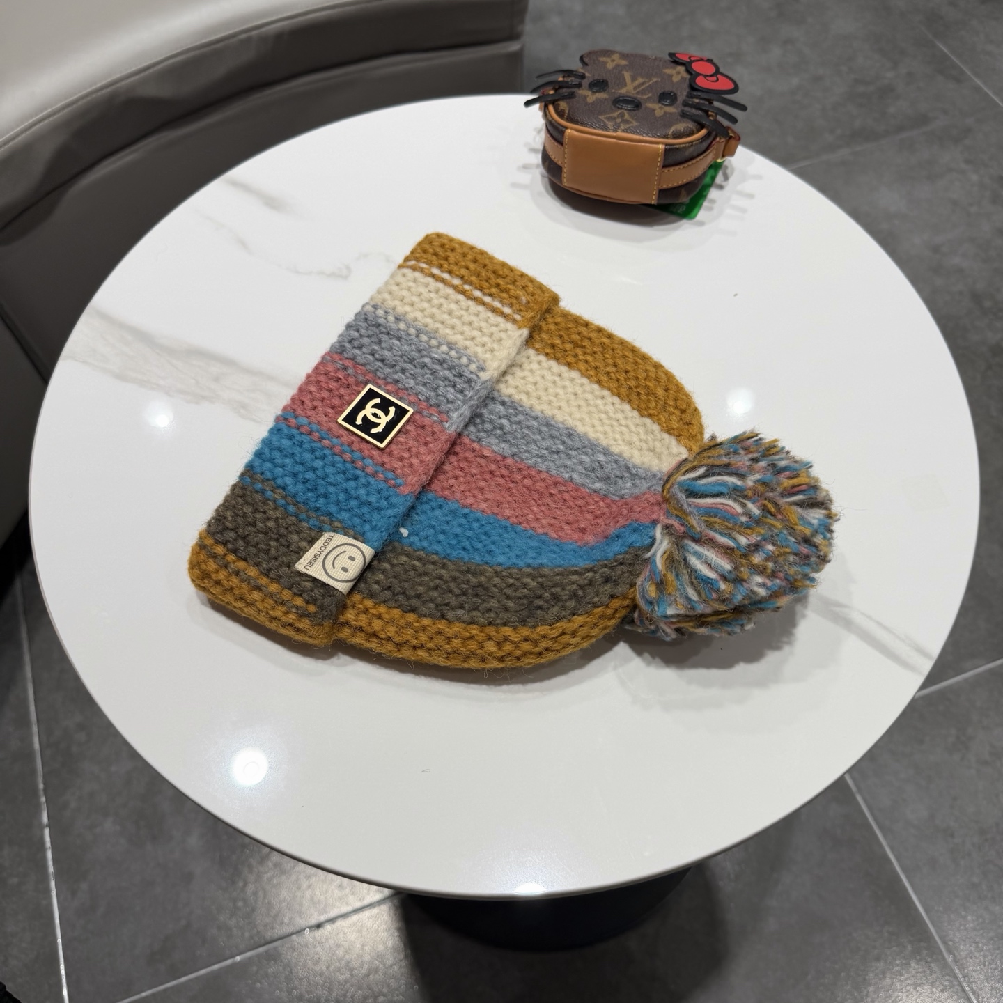 chanel香奈儿手工针织帽子女韩版可爱毛球麻花辫子雷锋帽秋冬季加厚保暖护耳帽 h