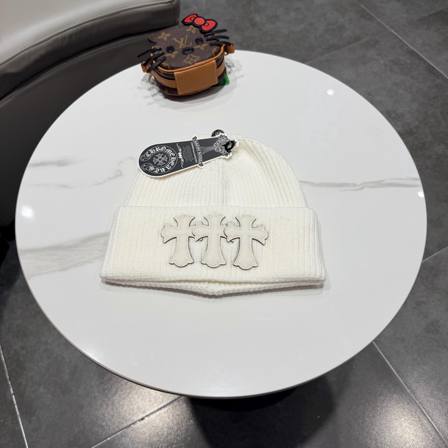 克罗心秋冬款羊毛针织毛线帽这款必定是极简主义的最爱干净，利索，时尚百搭，绝对不挑脸型！属于时尚经典的万年