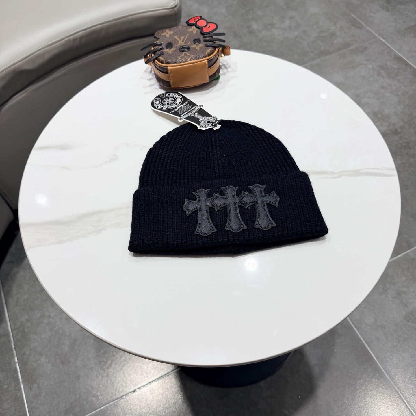 克罗心秋冬款羊毛针织毛线帽这款必定是极简主义的最爱干净，利索，时尚百搭，绝对不挑脸型！属于时尚经典的万年