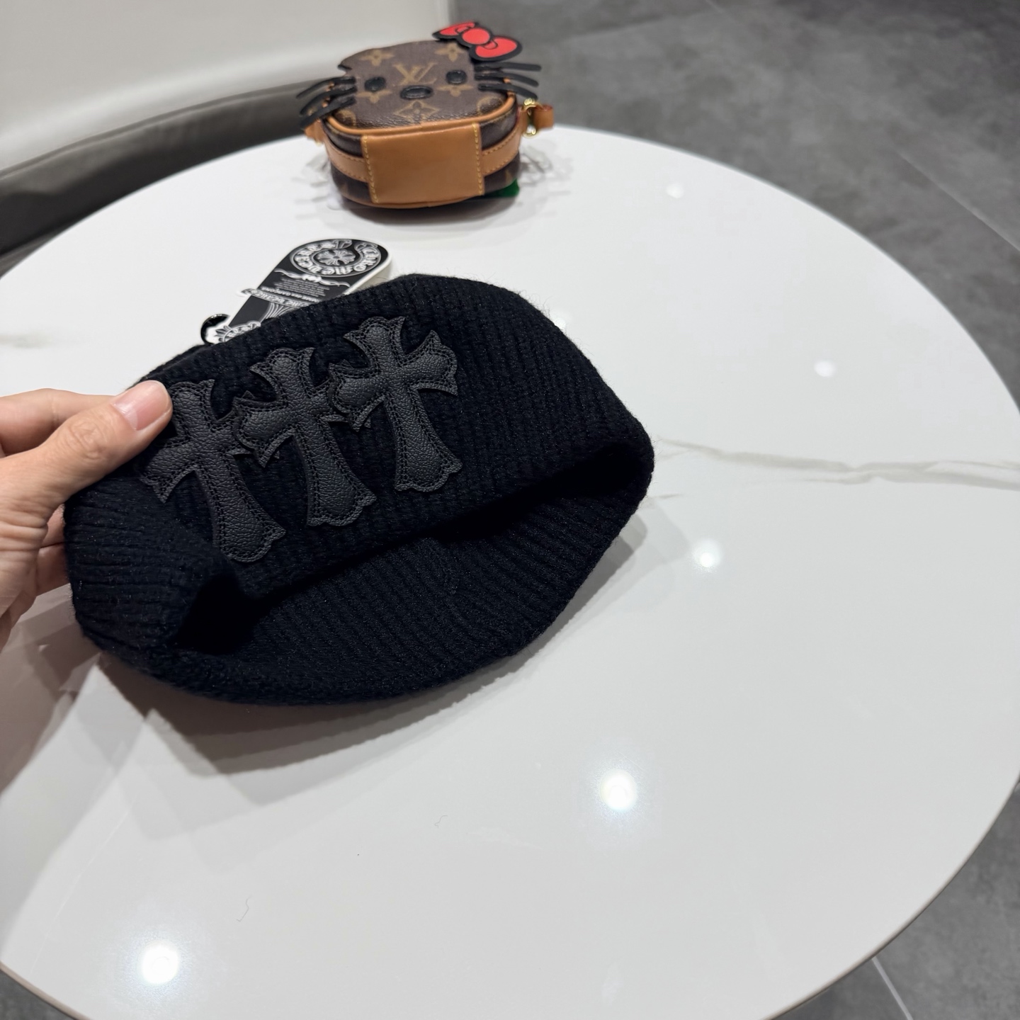 克罗心秋冬款羊毛针织毛线帽这款必定是极简主义的最爱干净，利索，时尚百搭，绝对不挑脸型！属于时尚经典的万年