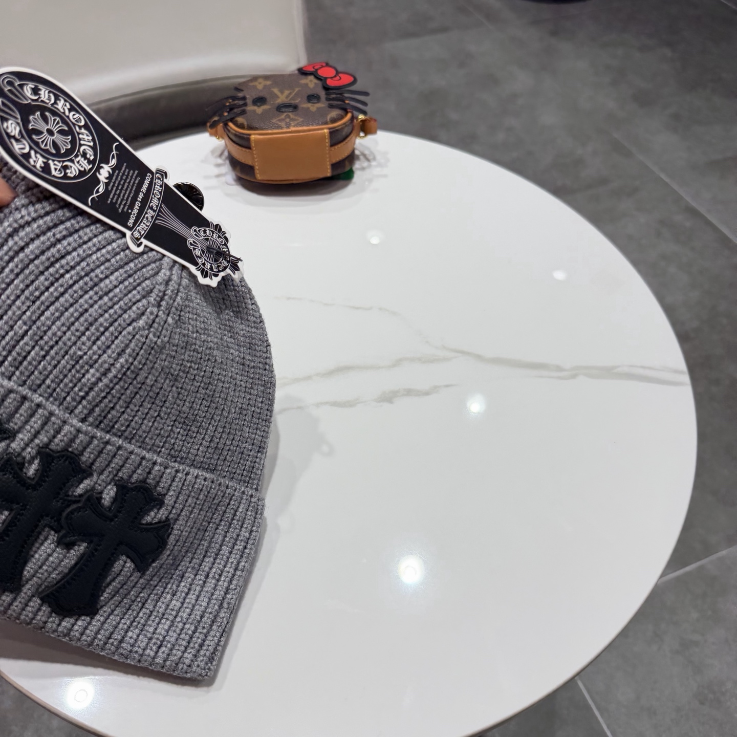 克罗心秋冬款羊毛针织毛线帽这款必定是极简主义的最爱干净，利索，时尚百搭，绝对不挑脸型！属于时尚经典的万年