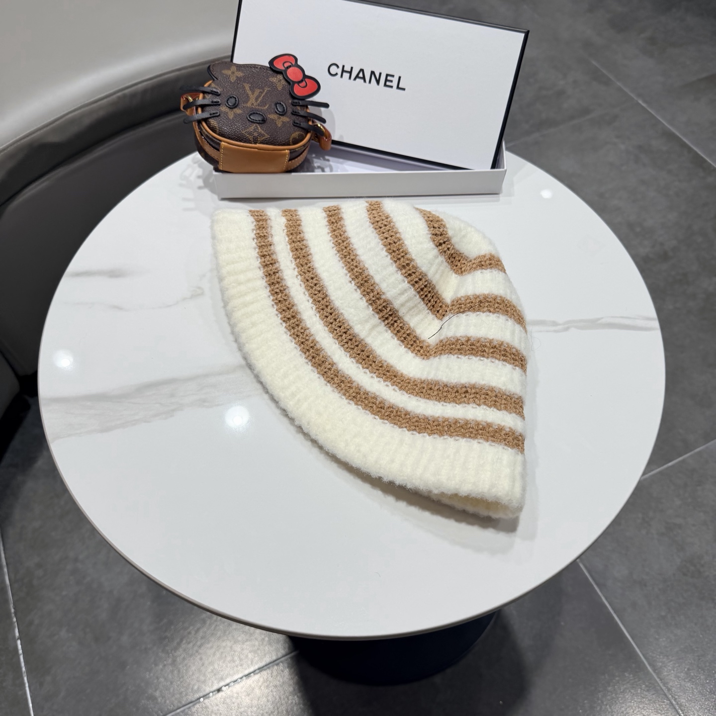 chanel香奈儿温柔好搭！韩系针织条纹帽秋冬显脸小渔夫帽