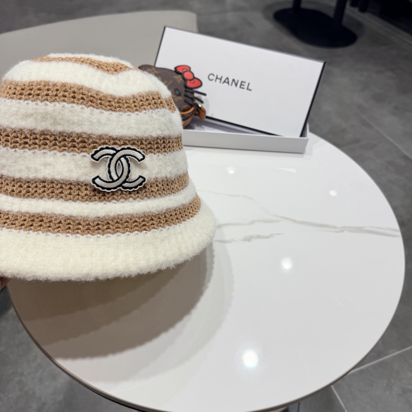 chanel香奈儿温柔好搭！韩系针织条纹帽秋冬显脸小渔夫帽