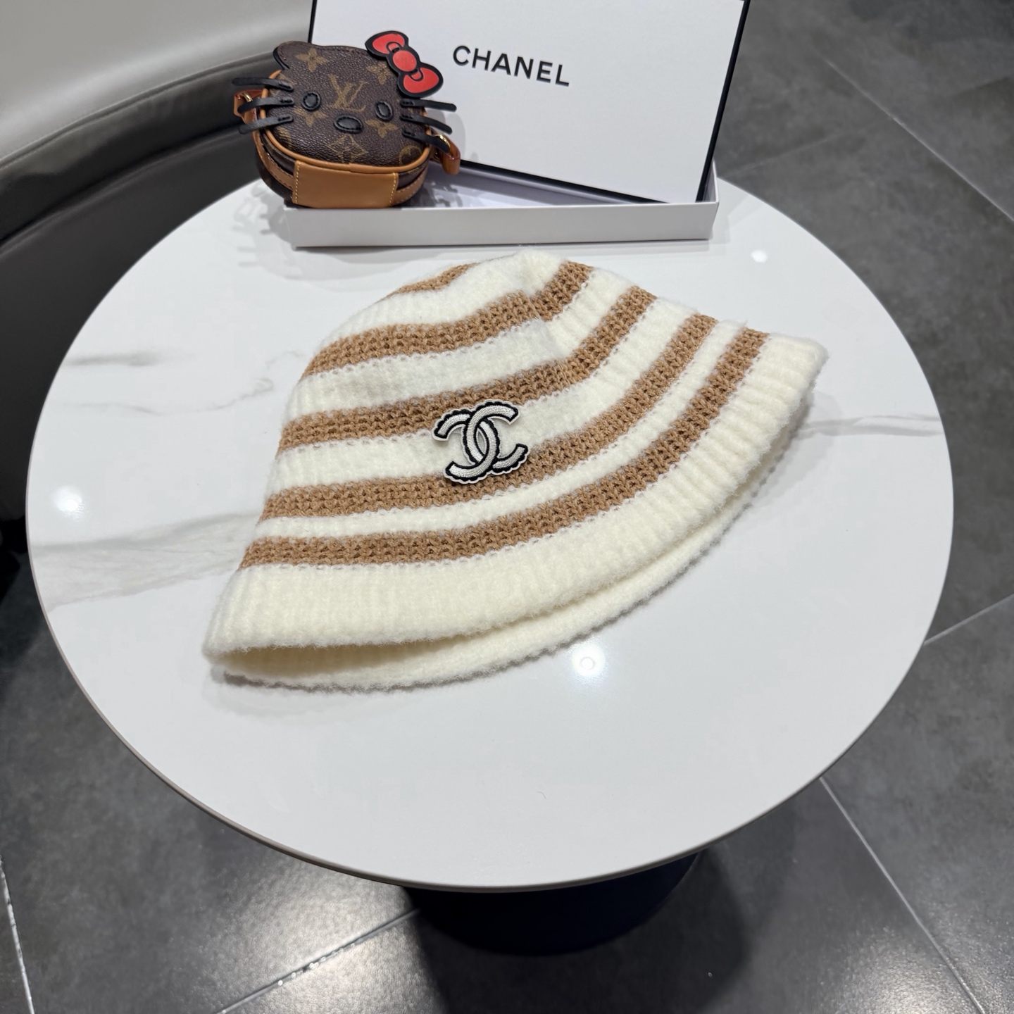chanel香奈儿温柔好搭！韩系针织条纹帽秋冬显脸小渔夫帽
