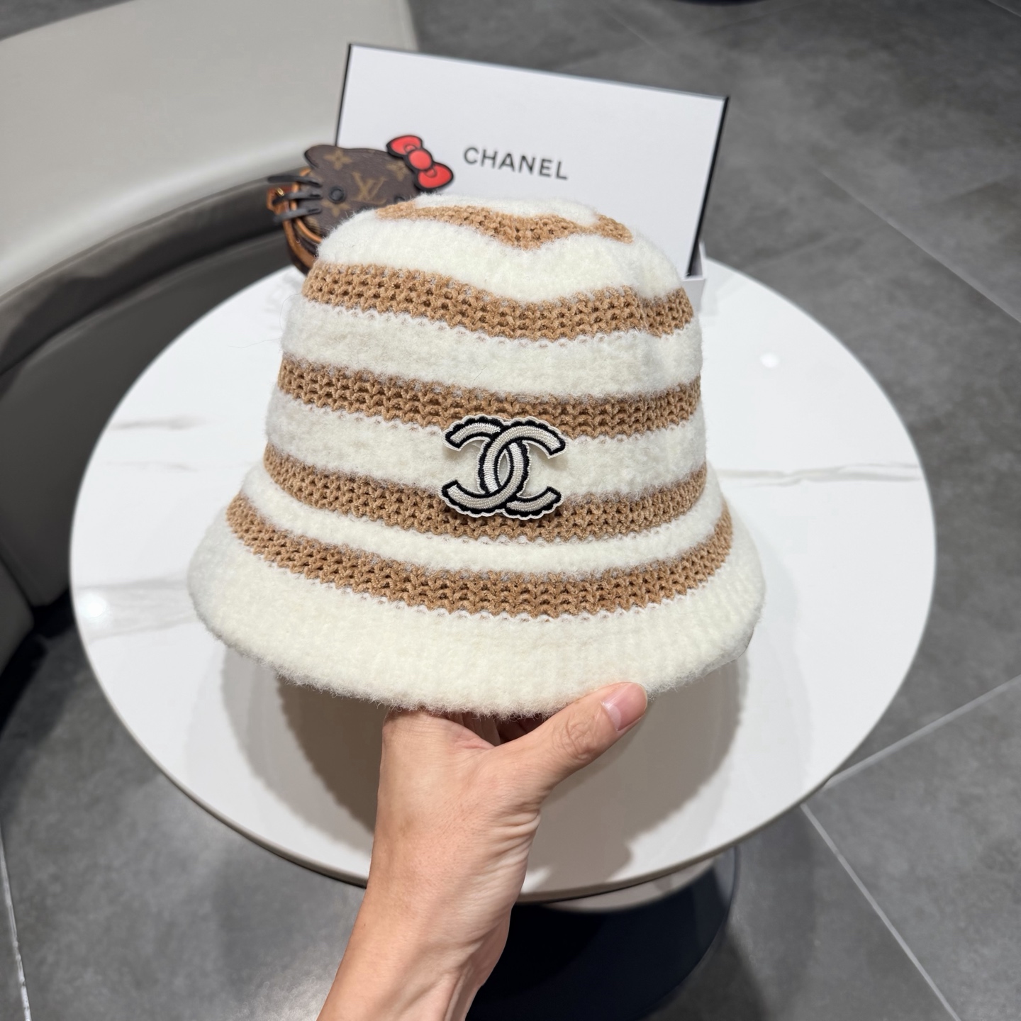 chanel香奈儿温柔好搭！韩系针织条纹帽秋冬显脸小渔夫帽