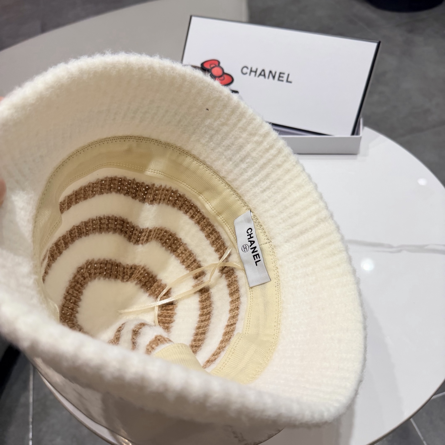 chanel香奈儿温柔好搭！韩系针织条纹帽秋冬显脸小渔夫帽