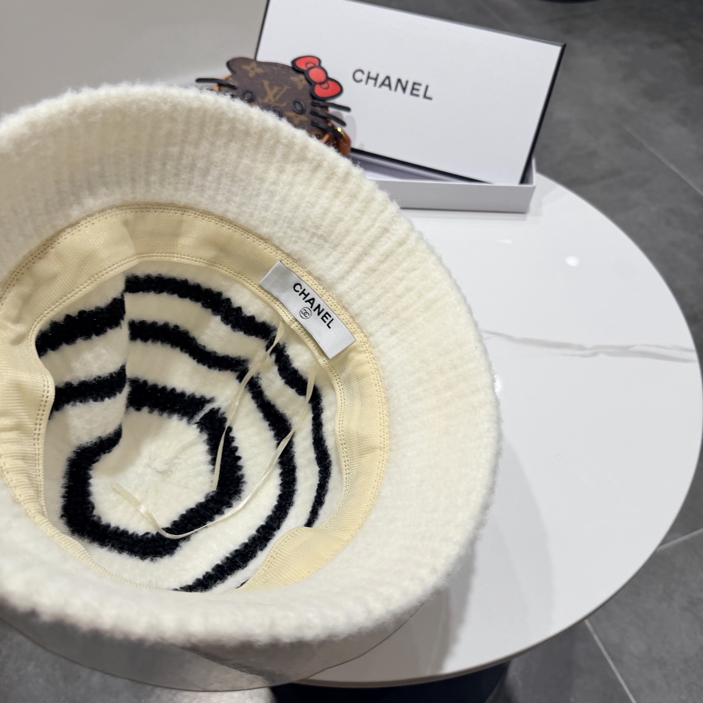 chanel香奈儿温柔好搭！韩系针织条纹帽秋冬显脸小渔夫帽