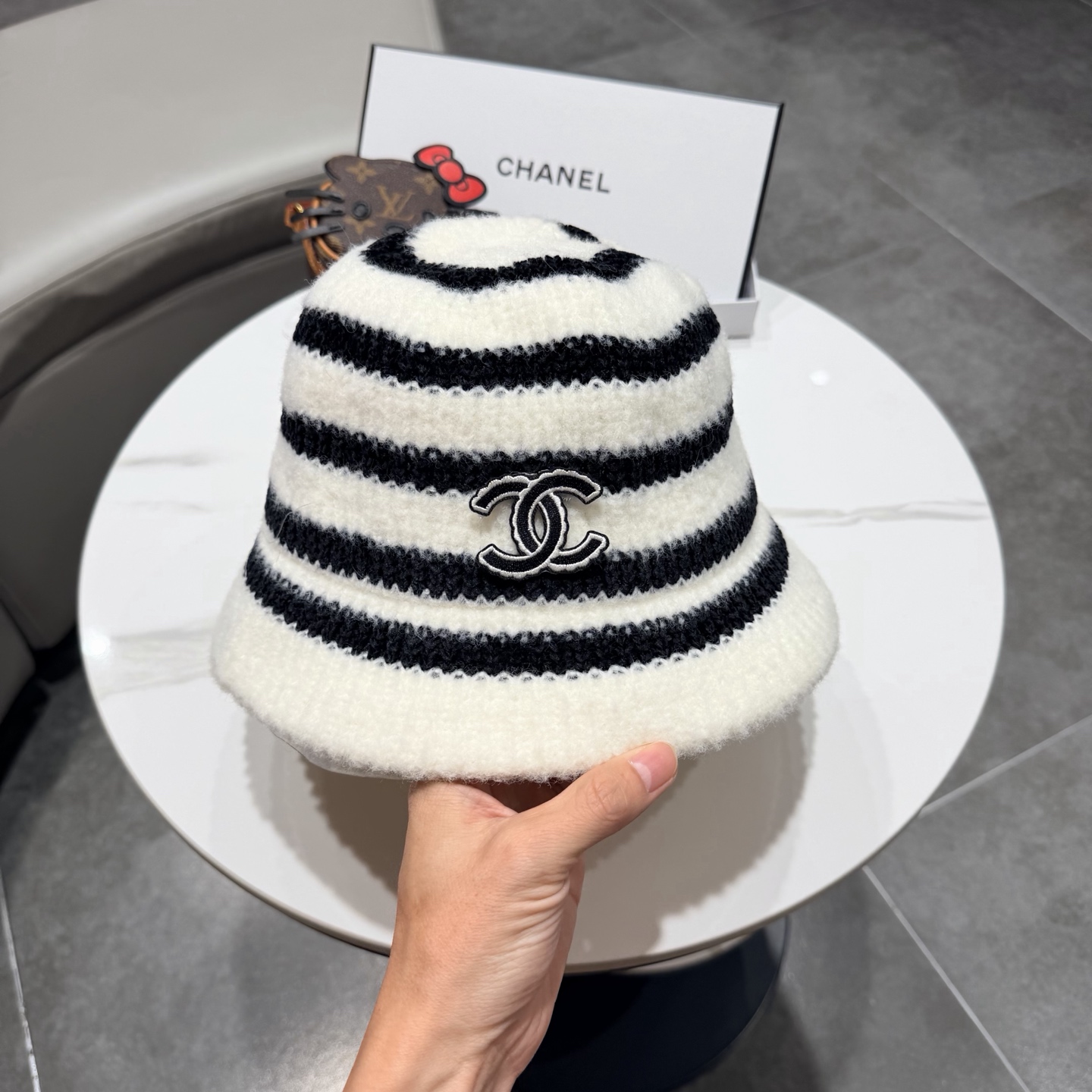 chanel香奈儿温柔好搭！韩系针织条纹帽秋冬显脸小渔夫帽