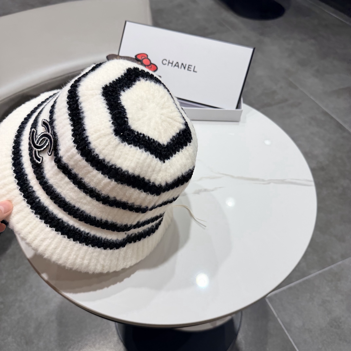chanel香奈儿温柔好搭！韩系针织条纹帽秋冬显脸小渔夫帽