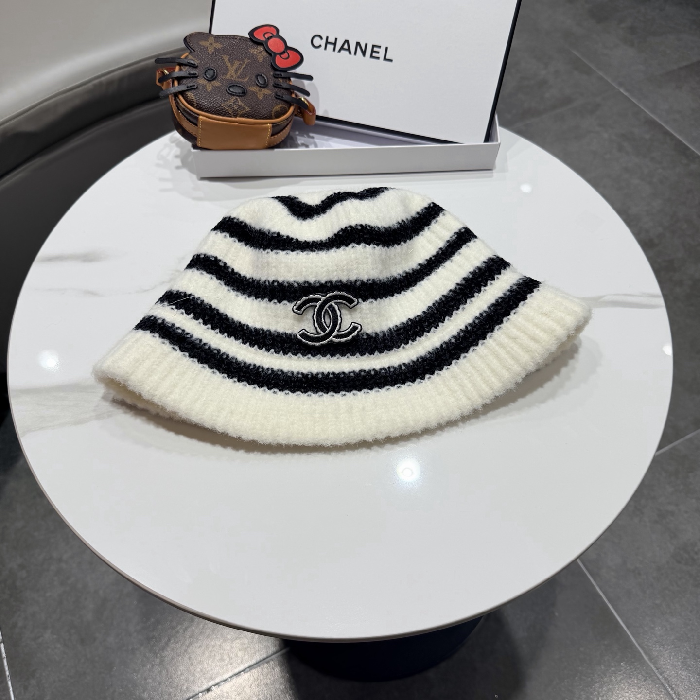 chanel香奈儿温柔好搭！韩系针织条纹帽秋冬显脸小渔夫帽