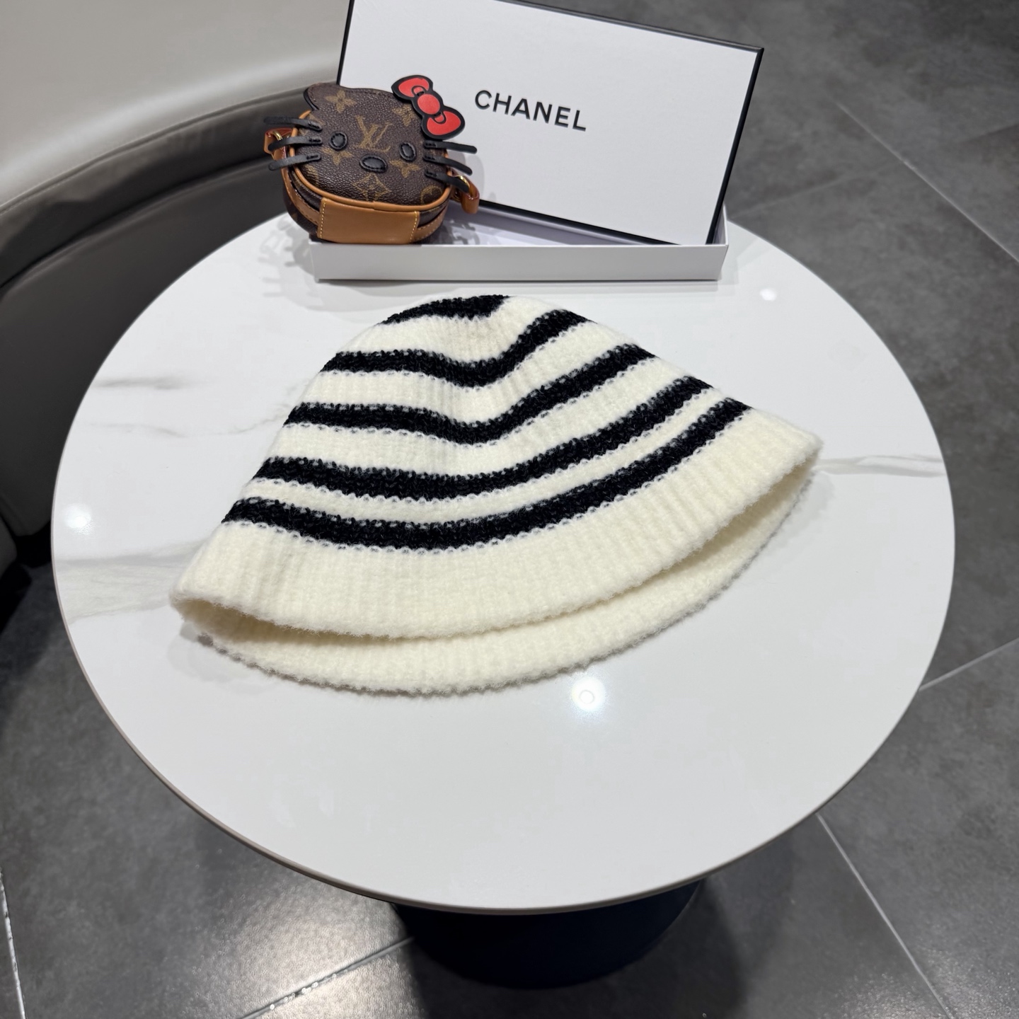 chanel香奈儿温柔好搭！韩系针织条纹帽秋冬显脸小渔夫帽