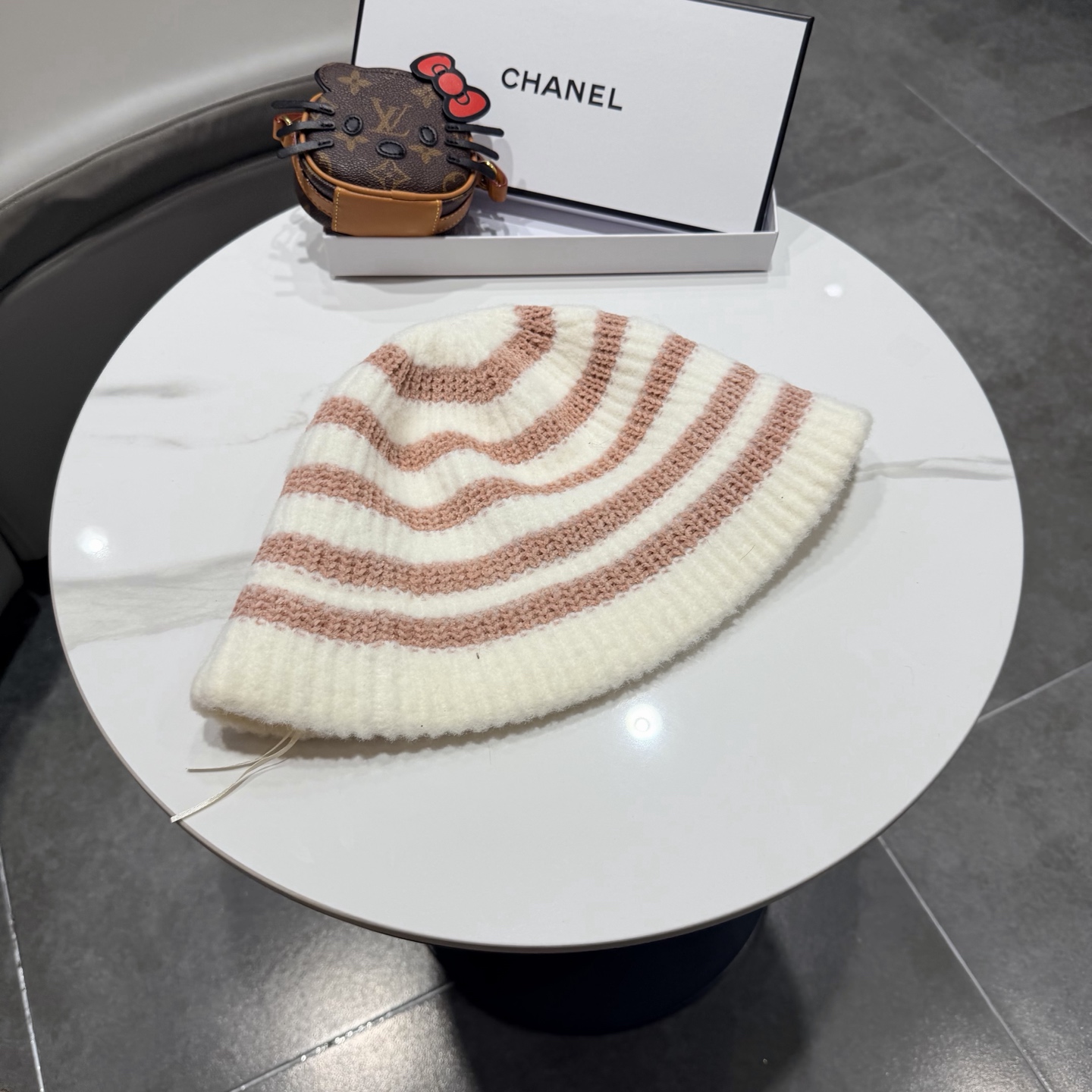 chanel香奈儿温柔好搭！韩系针织条纹帽秋冬显脸小渔夫帽