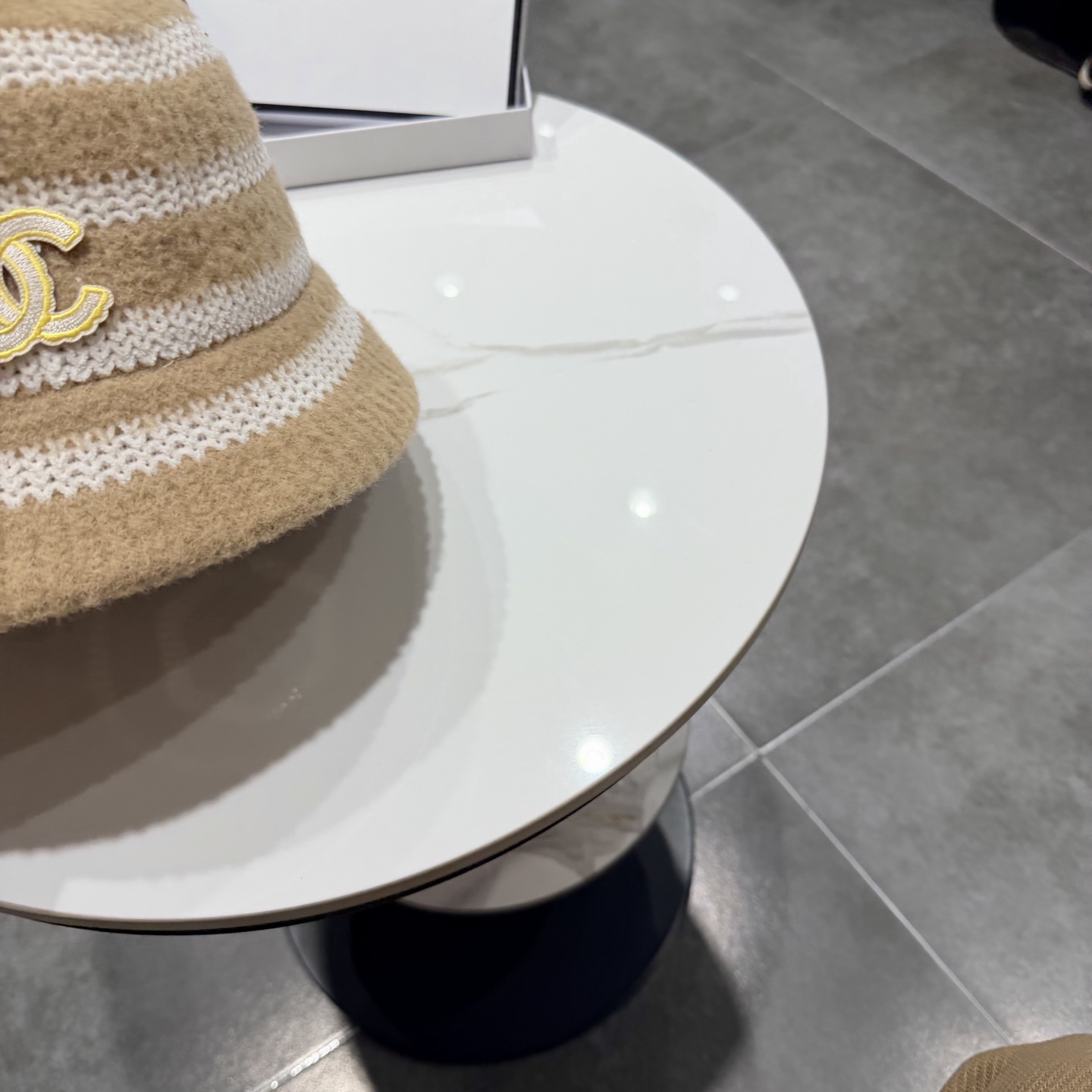 chanel香奈儿温柔好搭！韩系针织条纹帽秋冬显脸小渔夫帽