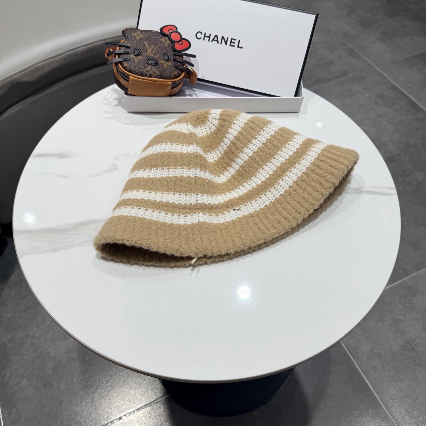 chanel香奈儿温柔好搭！韩系针织条纹帽秋冬显脸小渔夫帽