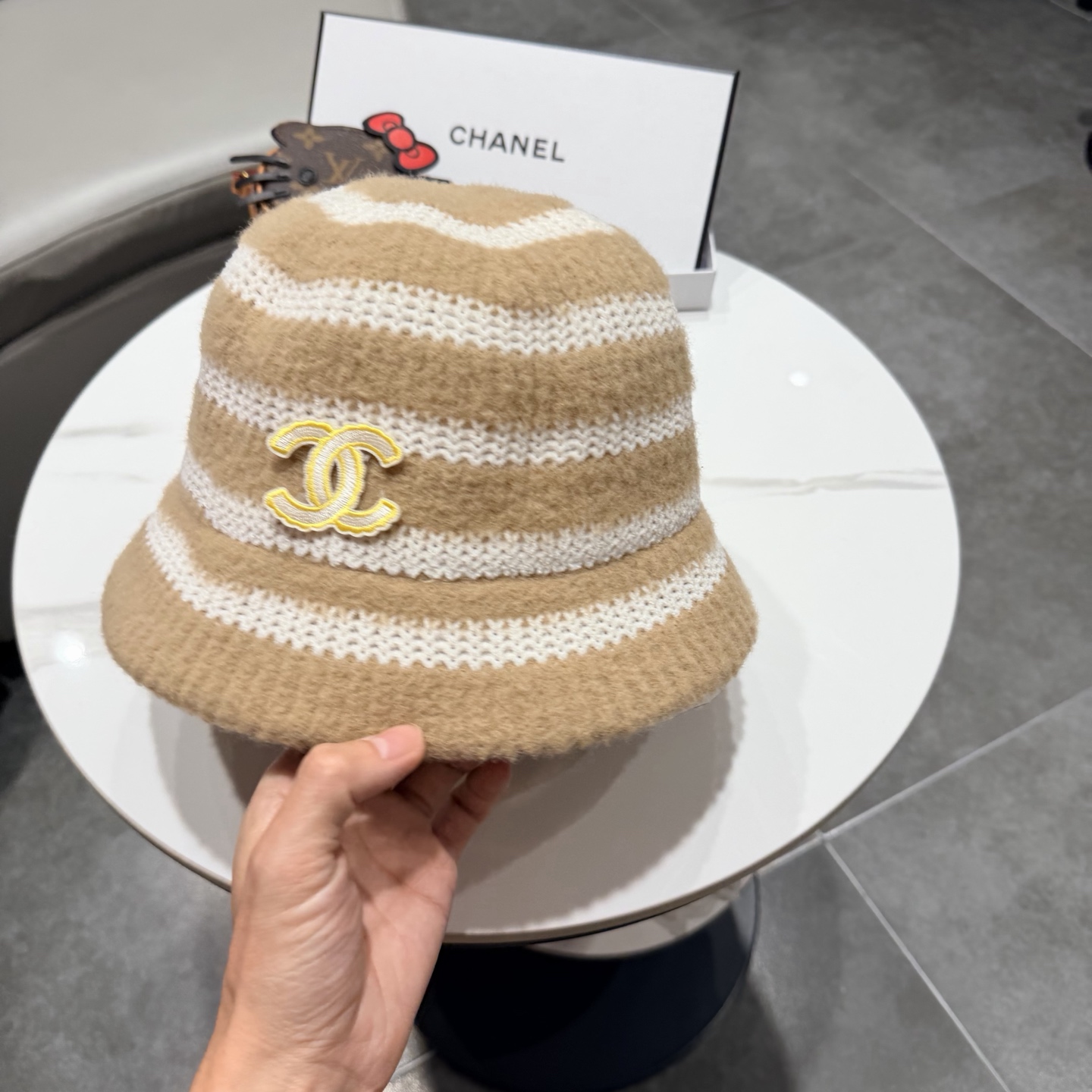 chanel香奈儿温柔好搭！韩系针织条纹帽秋冬显脸小渔夫帽