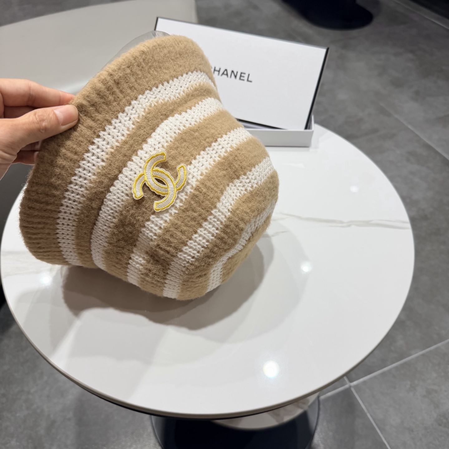 chanel香奈儿温柔好搭！韩系针织条纹帽秋冬显脸小渔夫帽