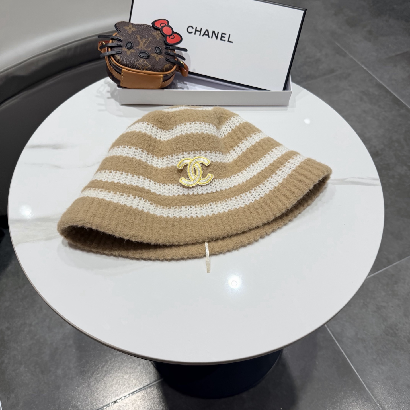 chanel香奈儿温柔好搭！韩系针织条纹帽秋冬显脸小渔夫帽