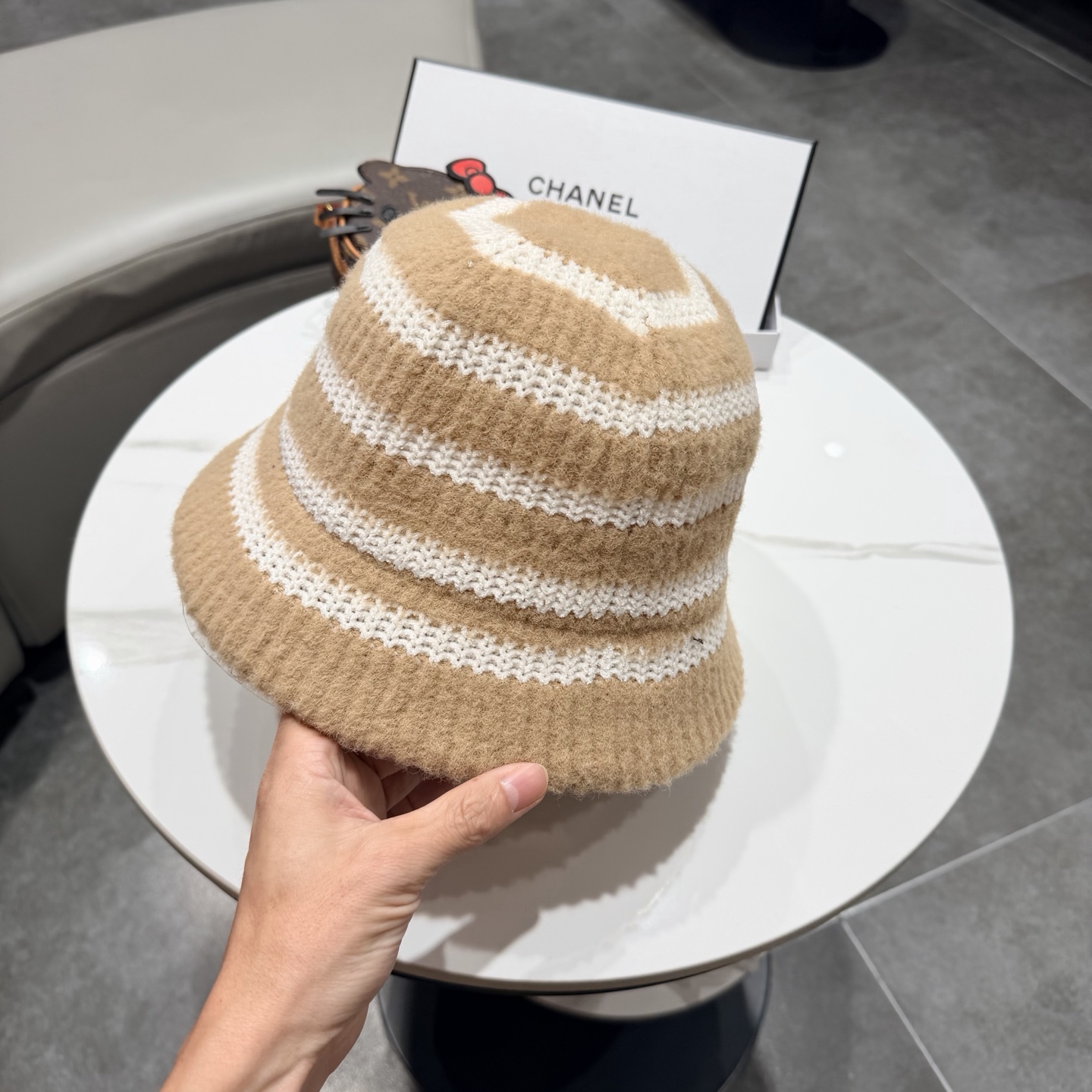 chanel香奈儿温柔好搭！韩系针织条纹帽秋冬显脸小渔夫帽