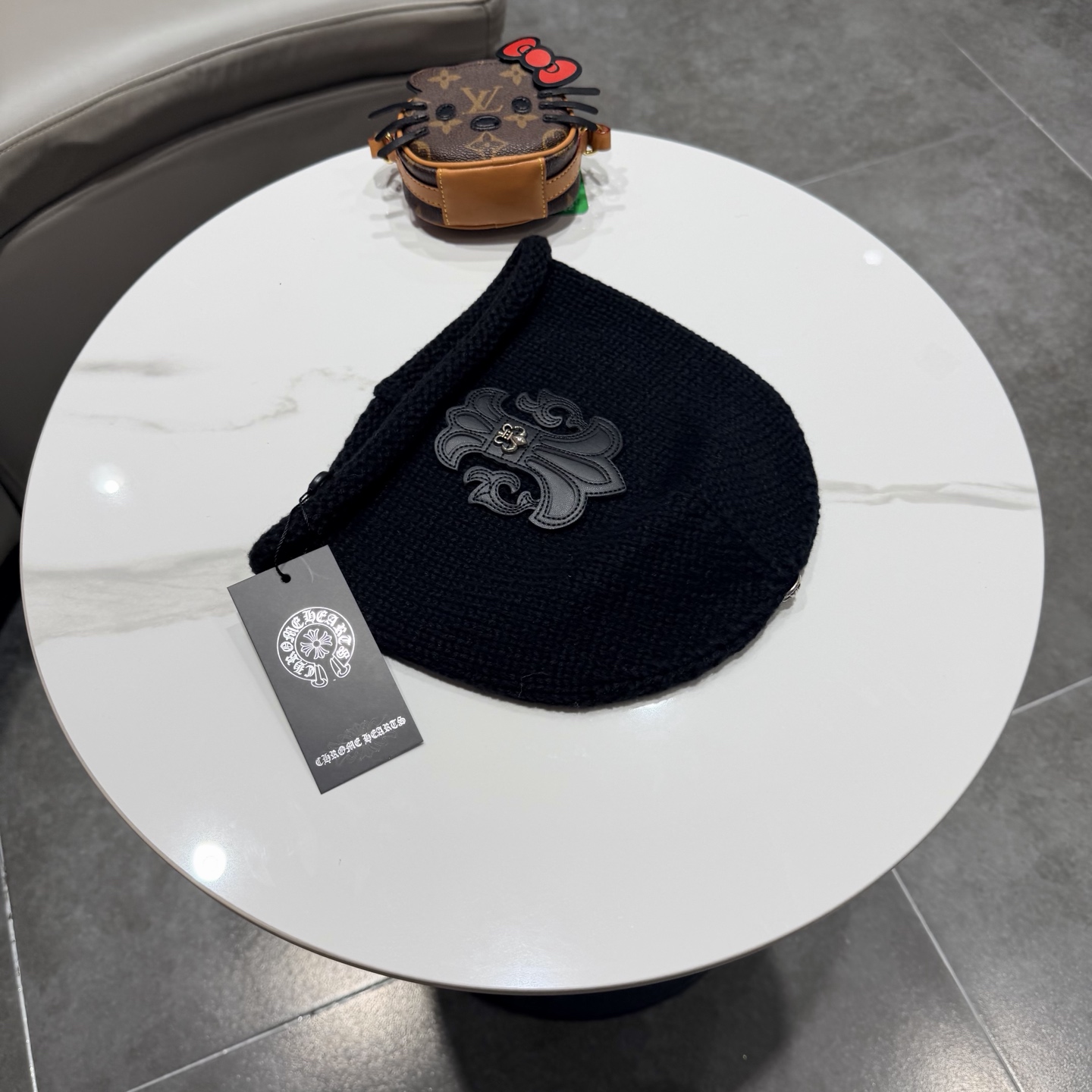 克罗心秋冬款羊毛针织毛线帽这款必定是极简主义的最爱干净，利索，时尚百搭，绝对不挑脸型！属于时尚经典的万年