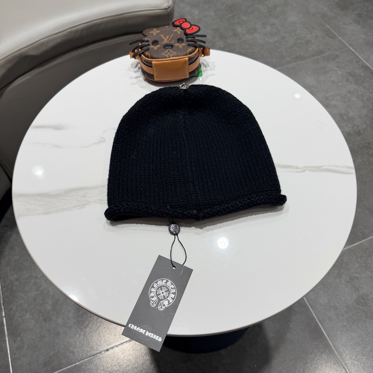 克罗心秋冬款羊毛针织毛线帽这款必定是极简主义的最爱干净，利索，时尚百搭，绝对不挑脸型！属于时尚经典的万年