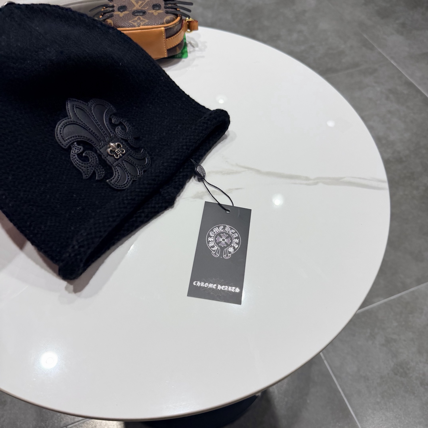 克罗心秋冬款羊毛针织毛线帽这款必定是极简主义的最爱干净，利索，时尚百搭，绝对不挑脸型！属于时尚经典的万年