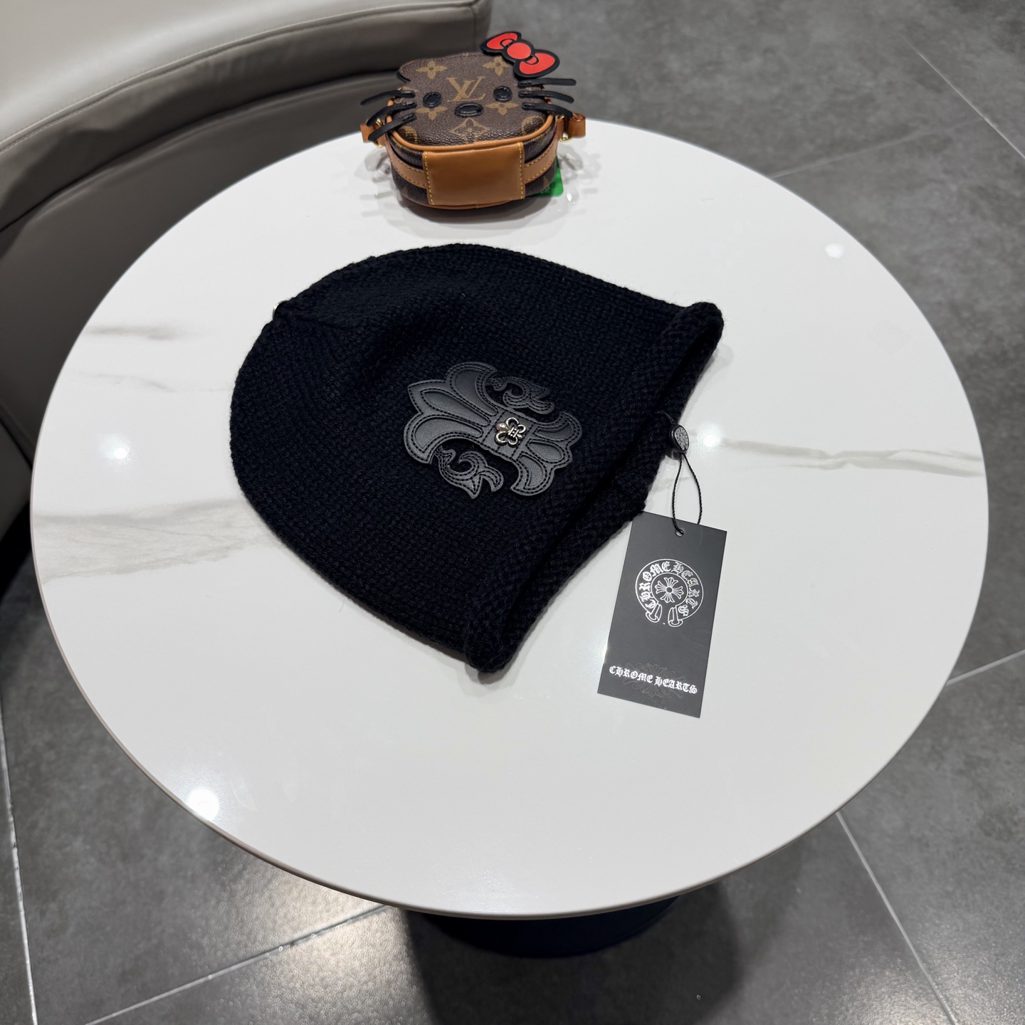 克罗心秋冬款羊毛针织毛线帽这款必定是极简主义的最爱干净，利索，时尚百搭，绝对不挑脸型！属于时尚经典的万年