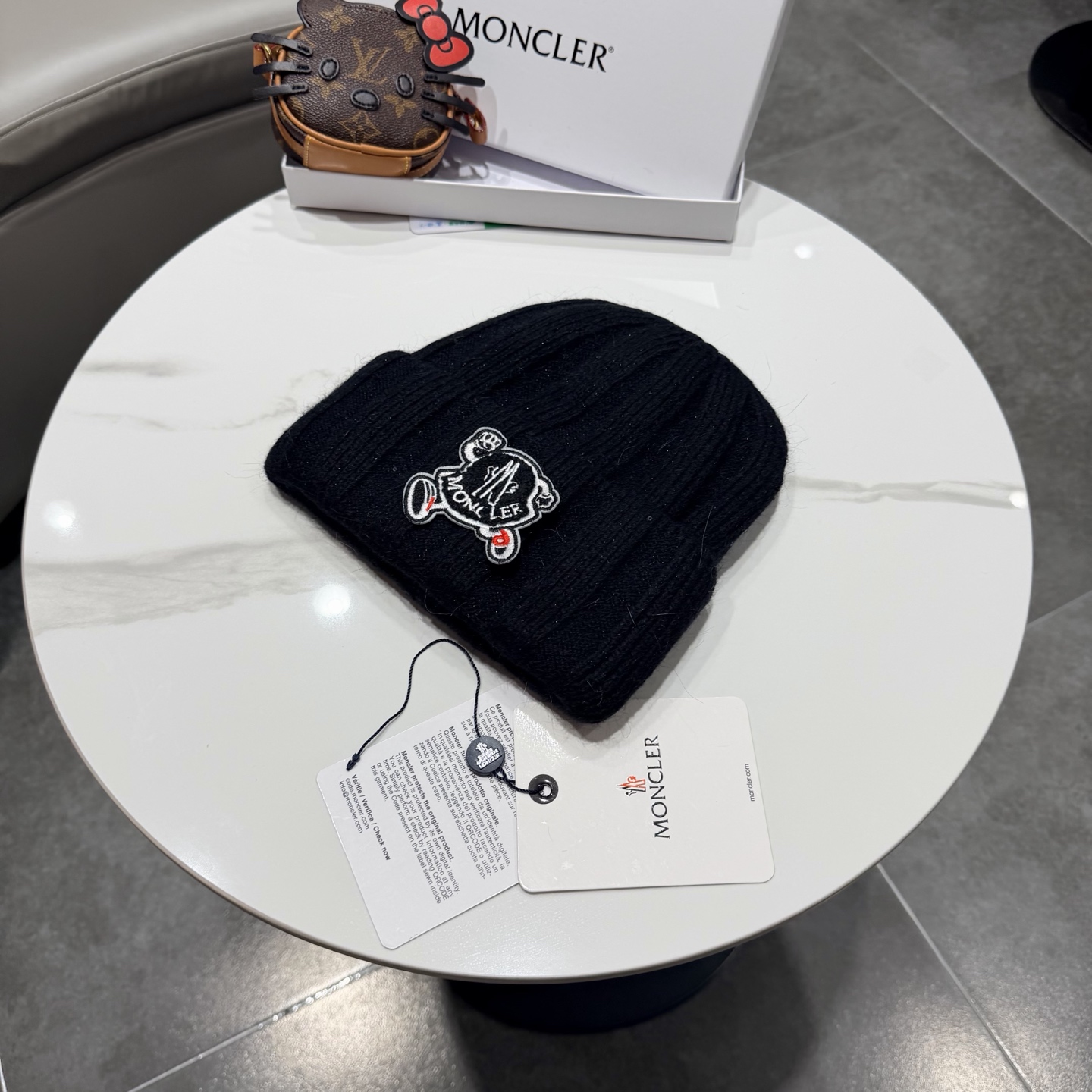 高版本蒙口Moncler盟可睐💥官网经典针织帽，原单复刻.非常柔软亲肤，弹性很好💓有质感又非常百搭的款式