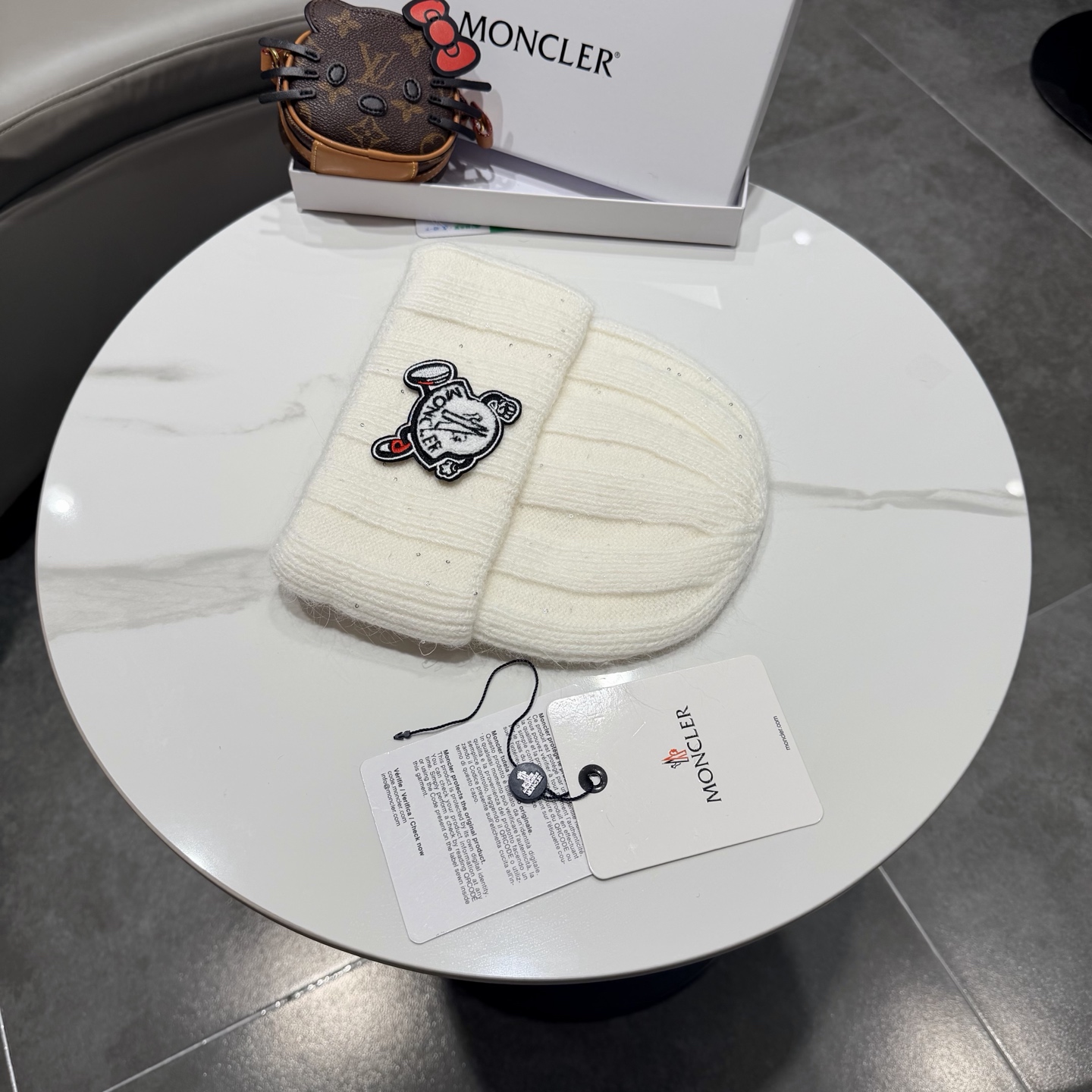 高版本蒙口Moncler盟可睐💥官网经典针织帽，原单复刻.非常柔软亲肤，弹性很好💓有质感又非常百搭的款式